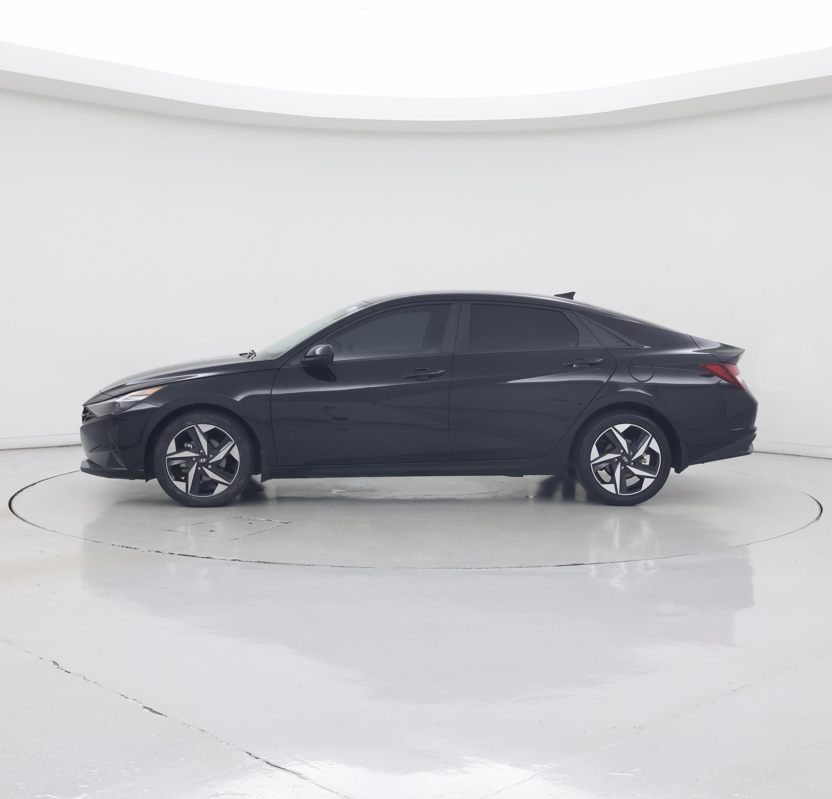 Thumbnail: 2023 Hyundai Elantra - 3