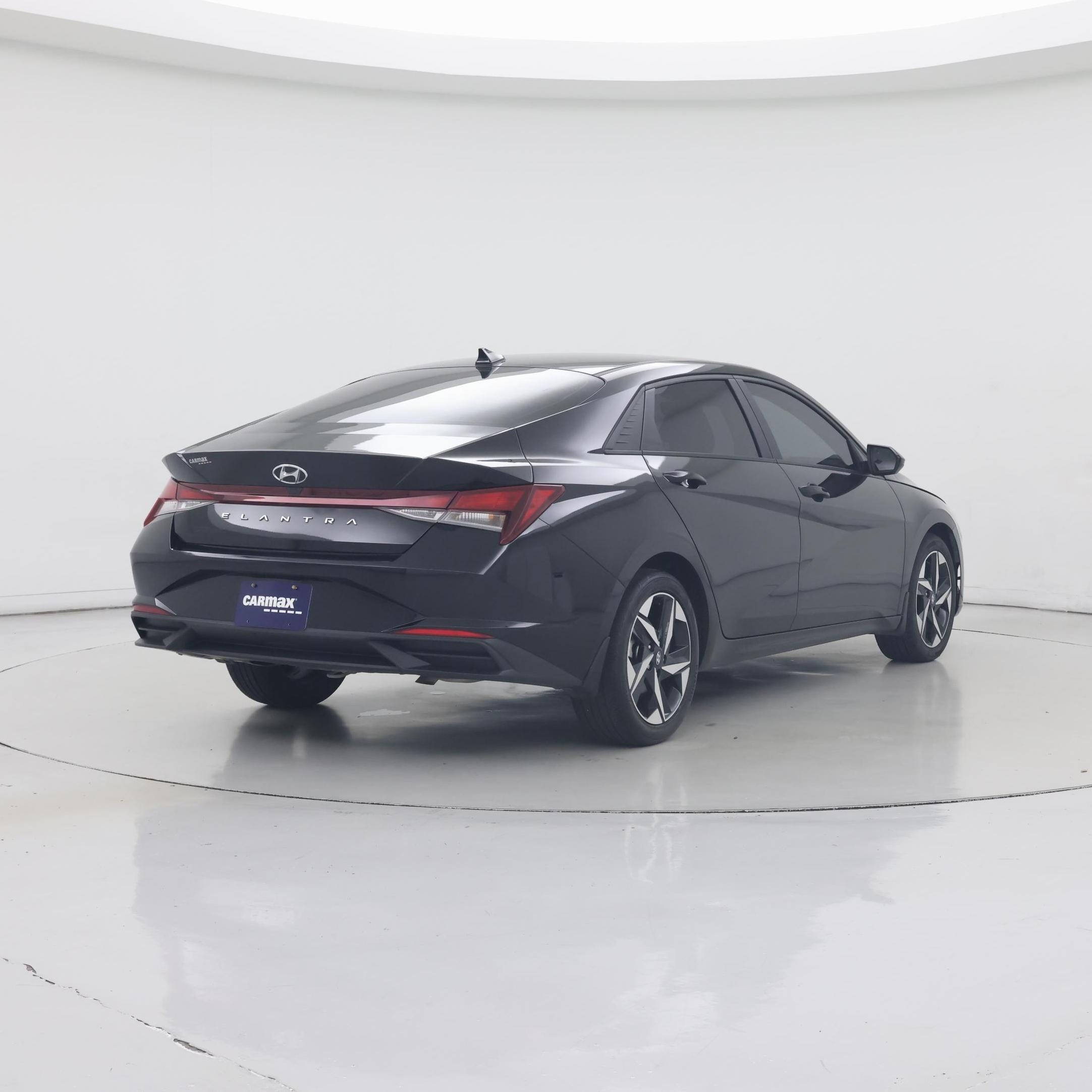 Thumbnail: 2023 Hyundai Elantra - 8