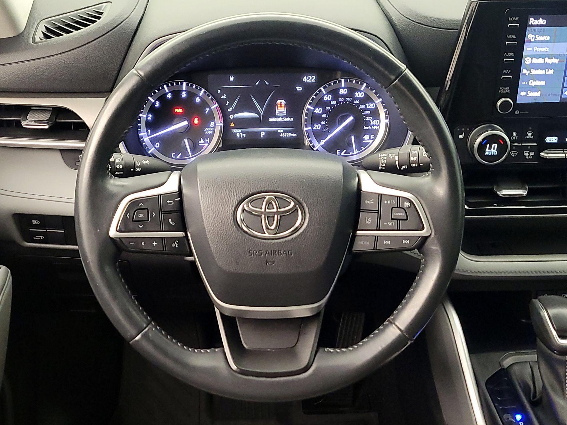 Thumbnail: 2022 Toyota Highlander - 10