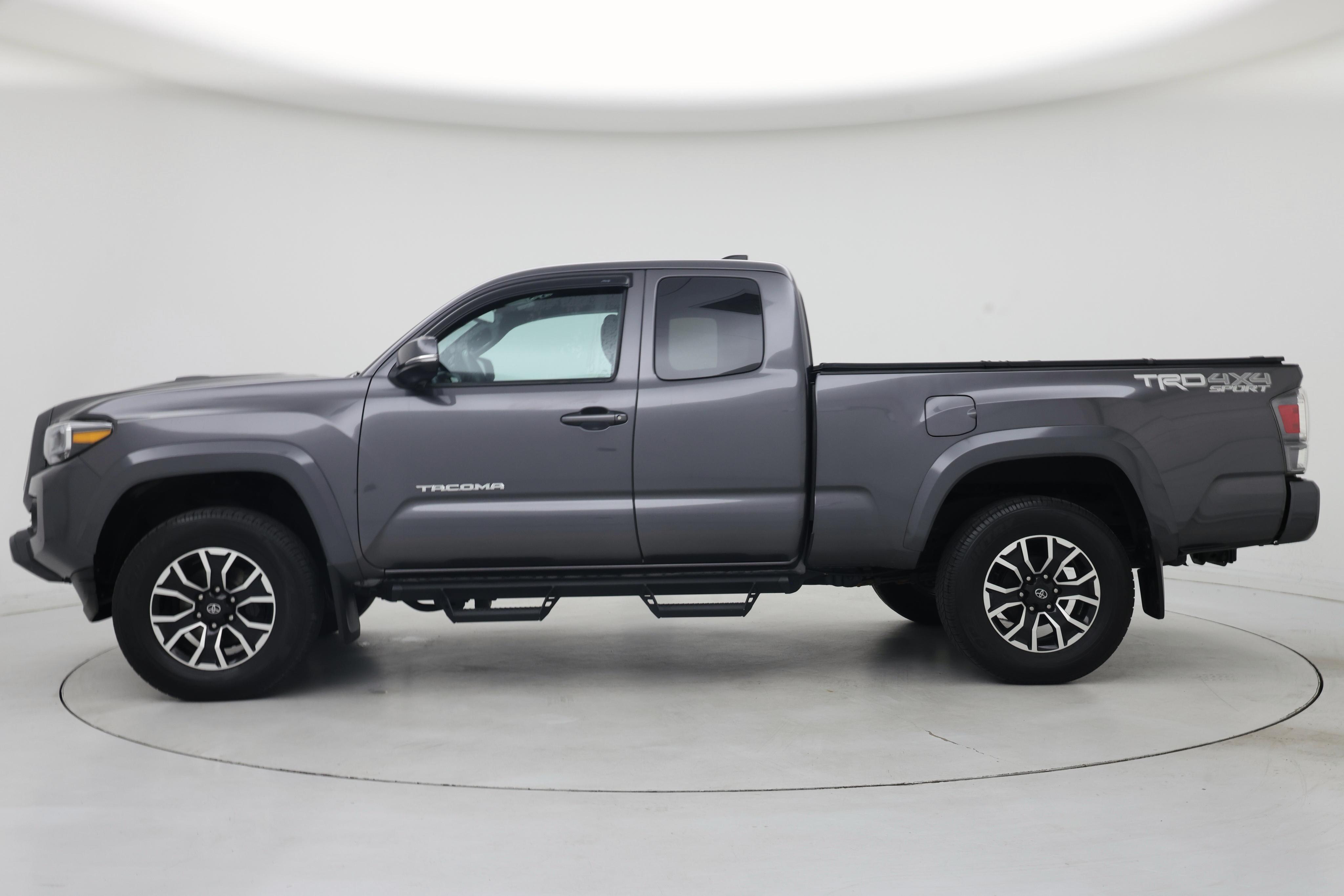 Thumbnail: 2021 Toyota Tacoma - 3