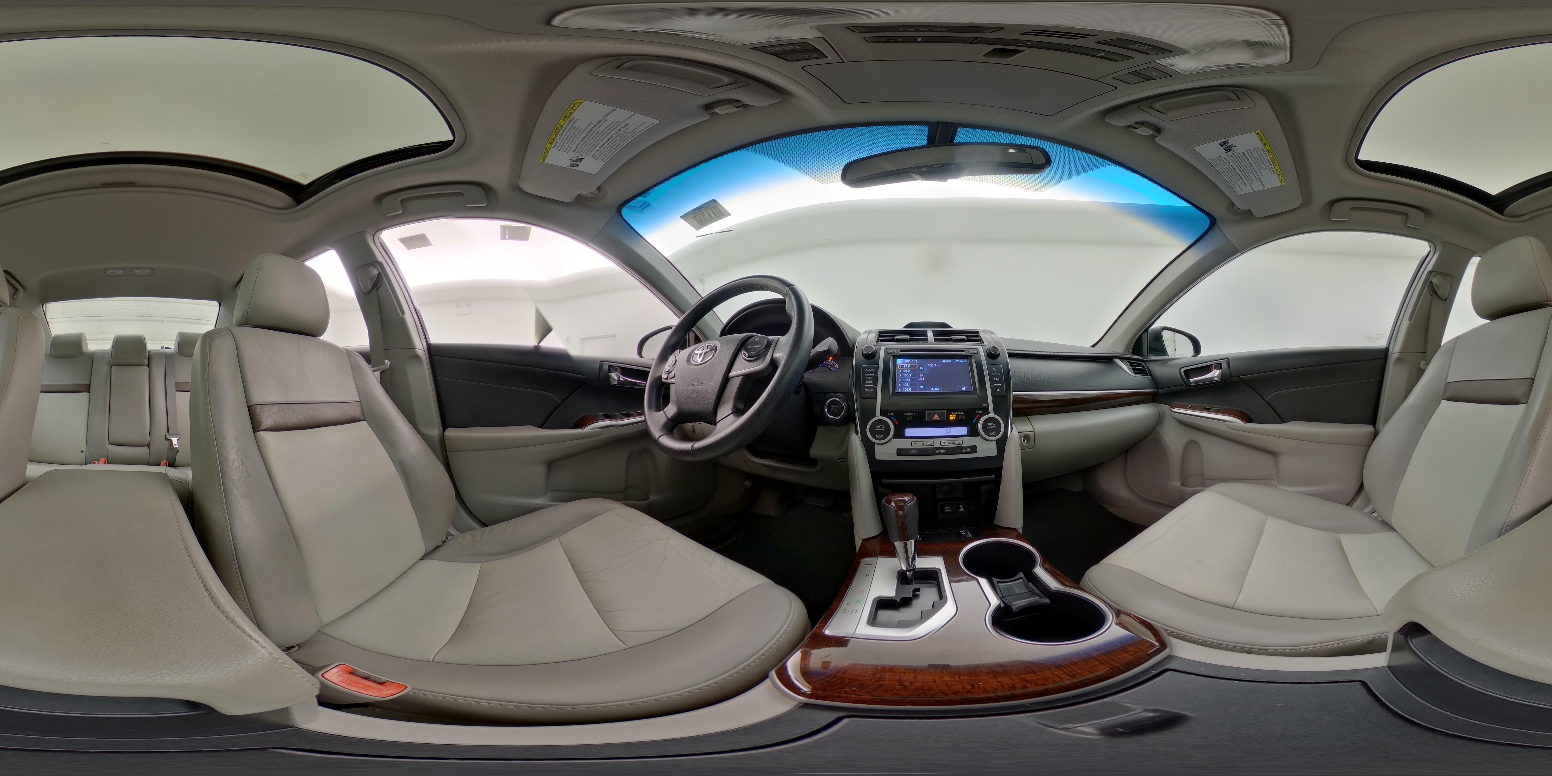 2014 Toyota Camry XLE - Photo 25