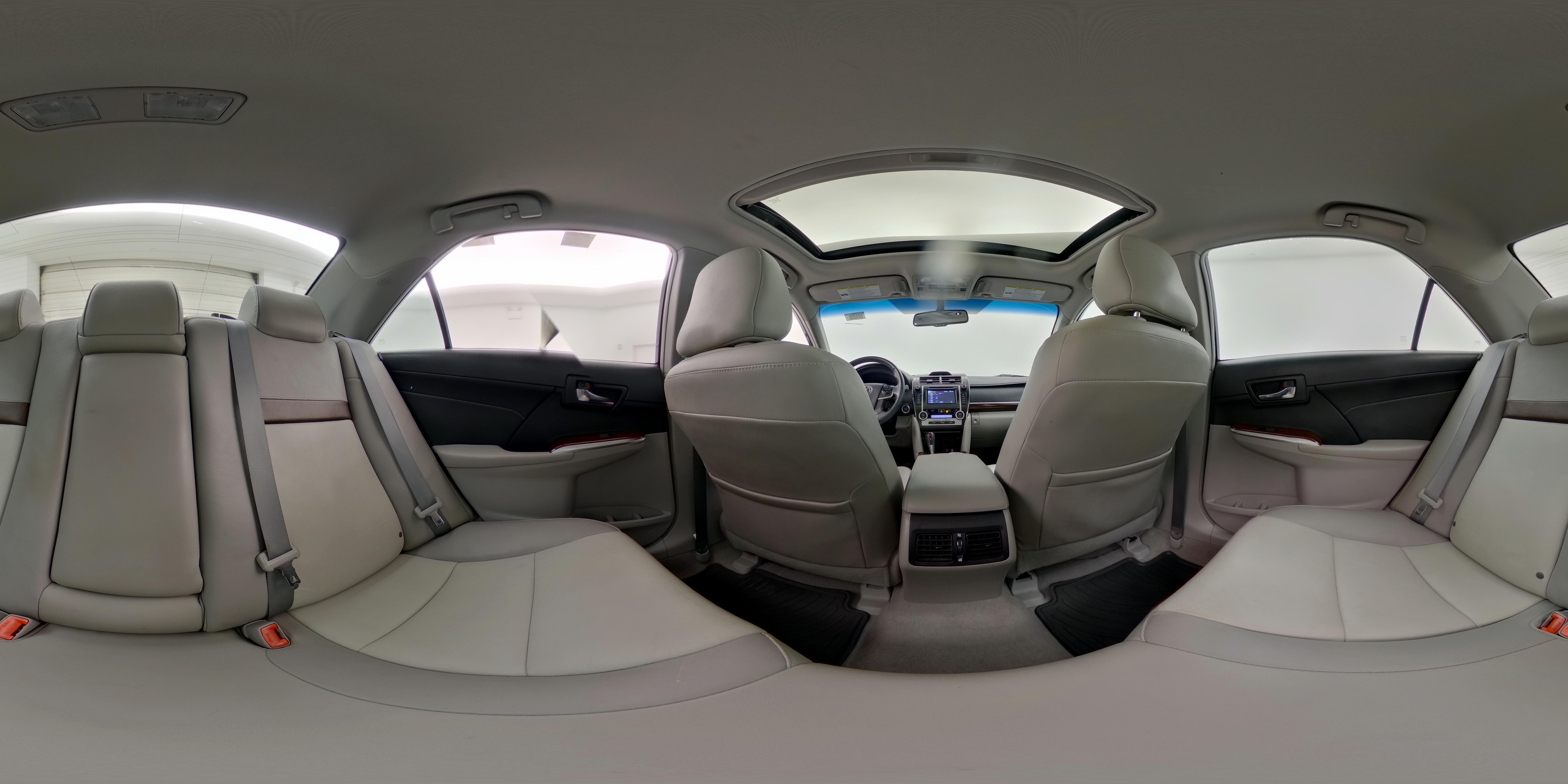 2014 Toyota Camry XLE - Photo 26