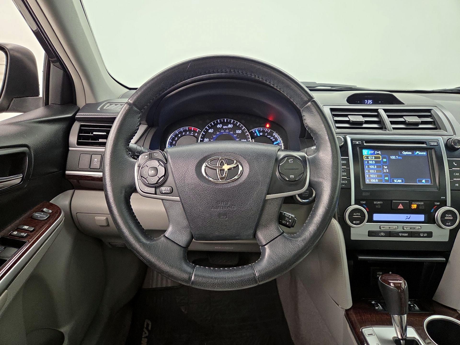 Thumbnail: 2014 Toyota Camry - 10