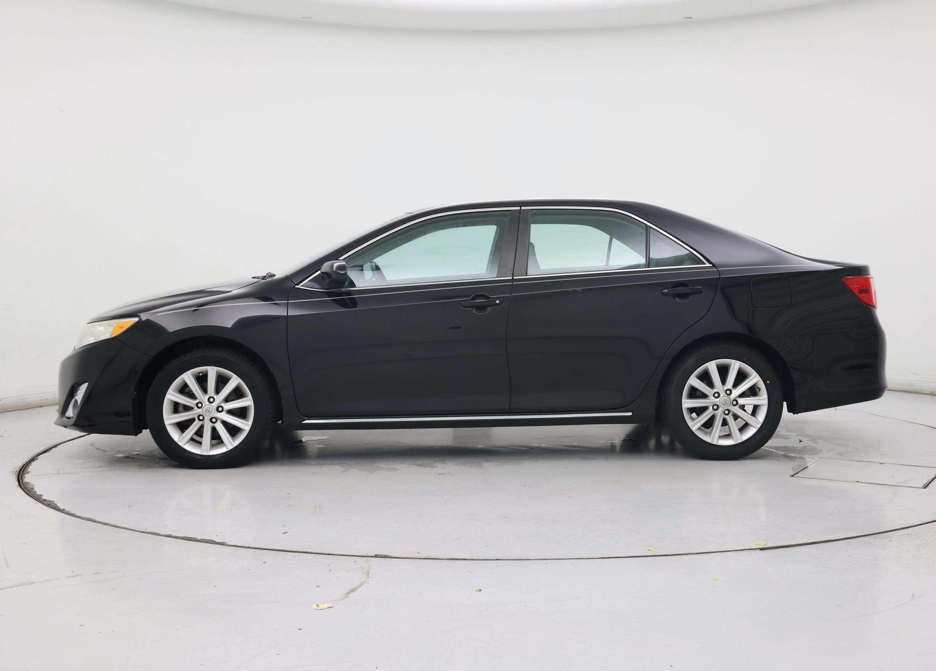 Thumbnail: 2014 Toyota Camry - 3