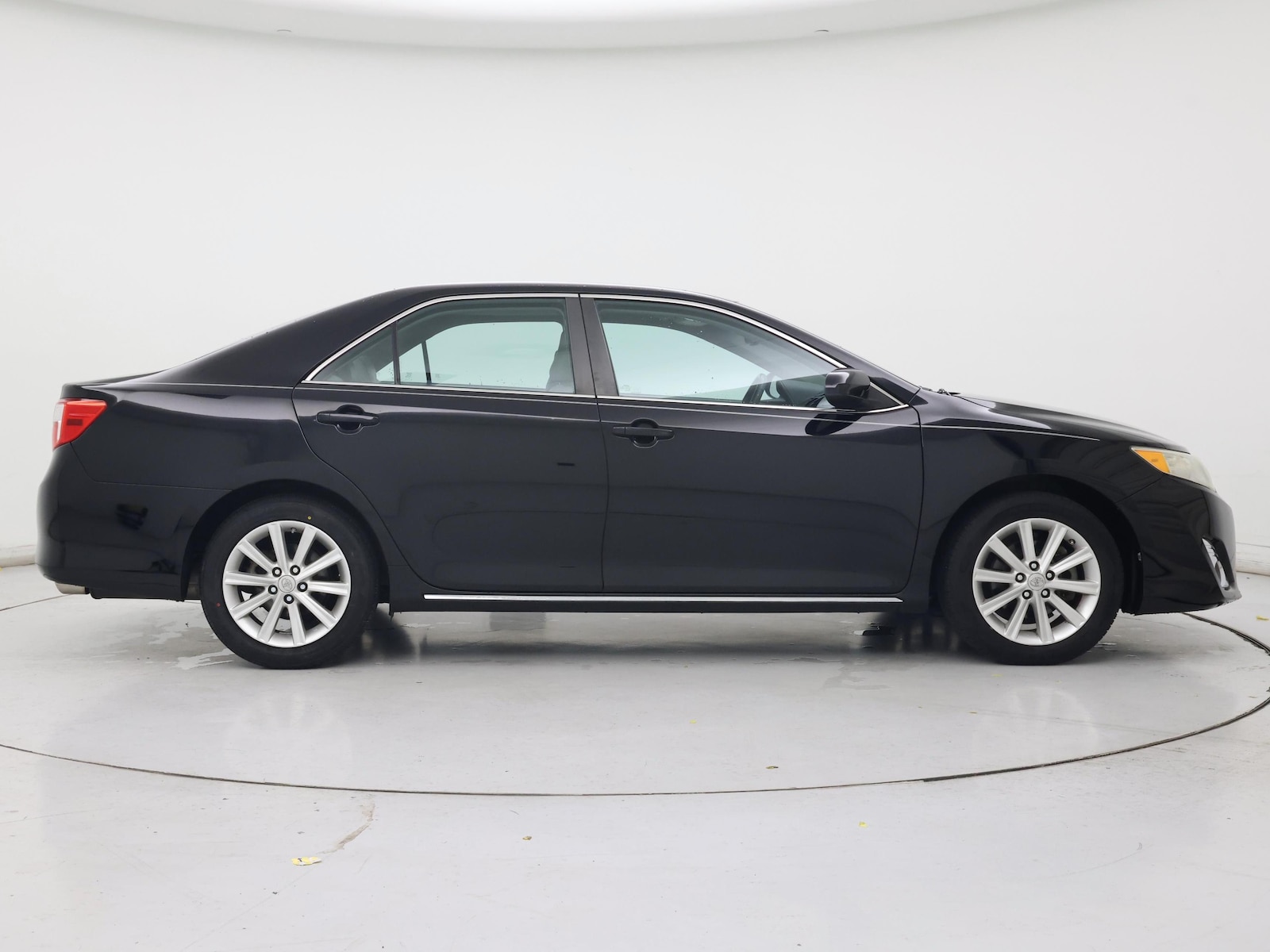 2014 Toyota Camry XLE - Photo 8