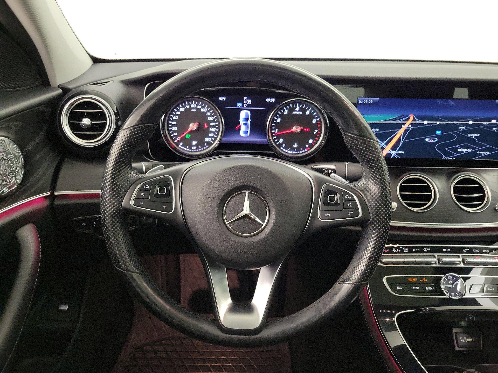 Thumbnail: 2017 Mercedes-Benz E-Class - 10