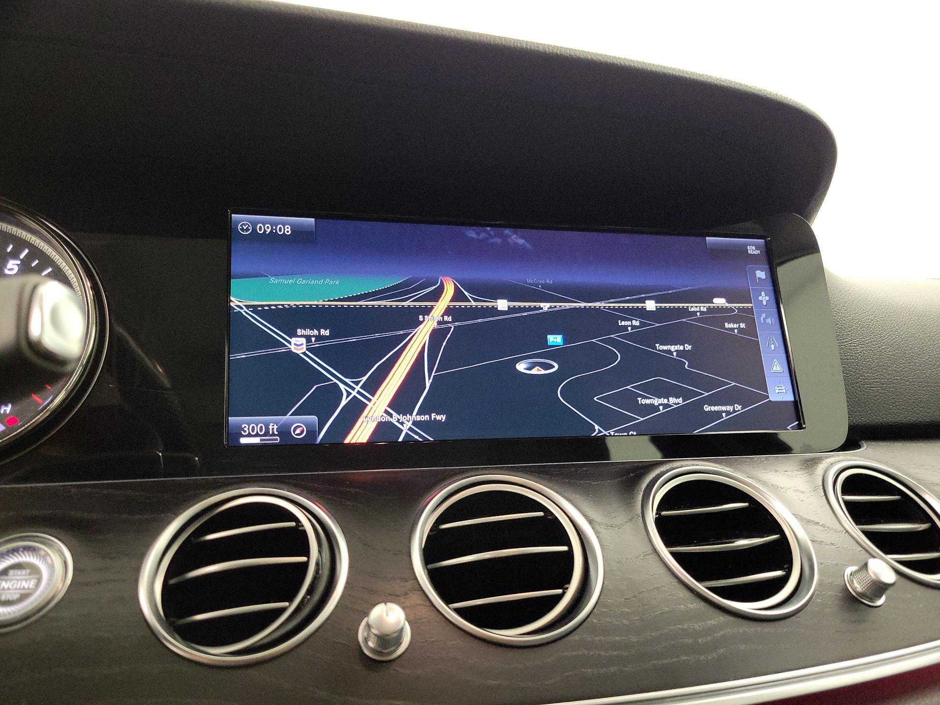 Thumbnail: 2017 Mercedes-Benz E-Class - 14