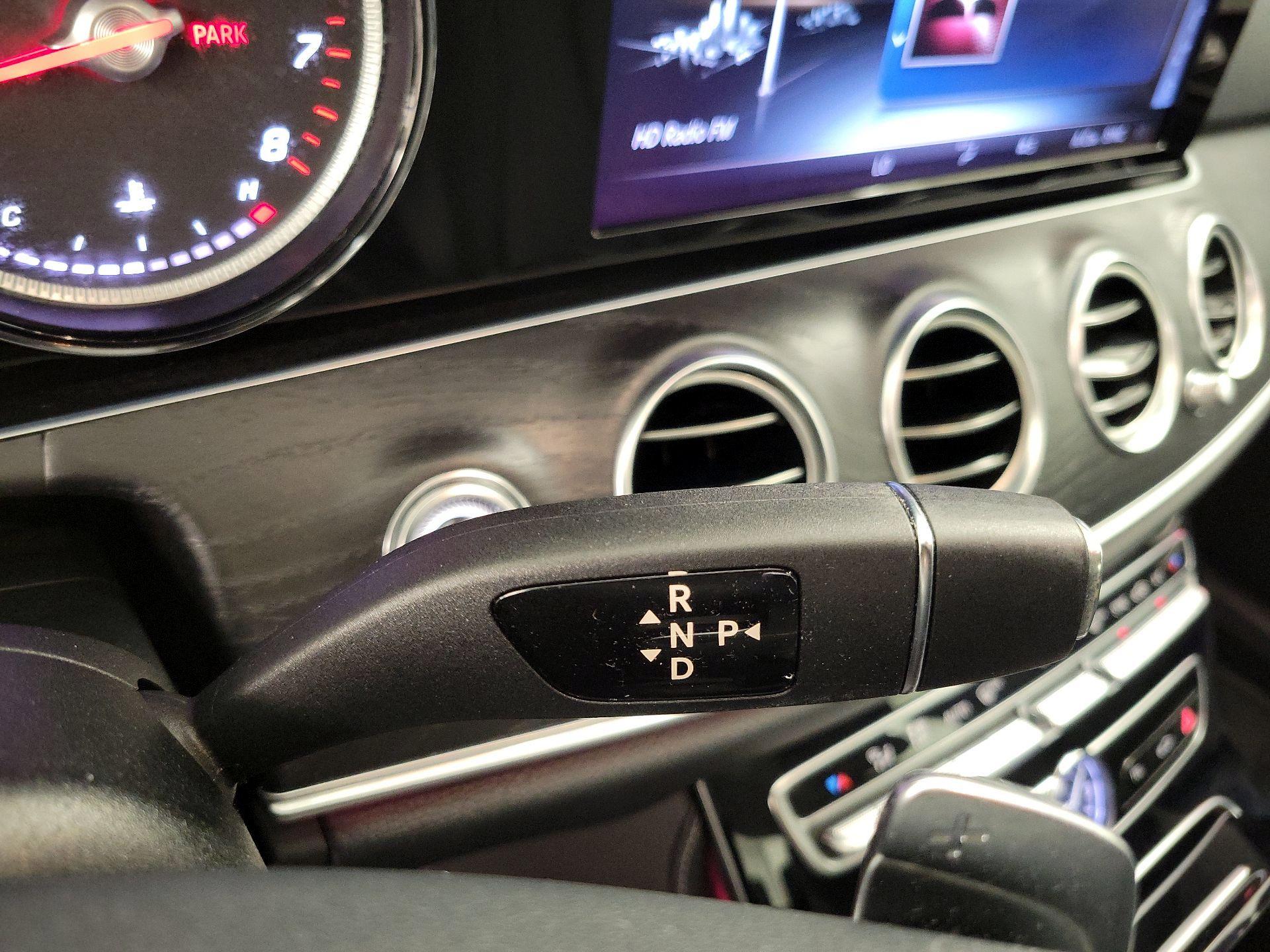 Thumbnail: 2017 Mercedes-Benz E-Class - 18