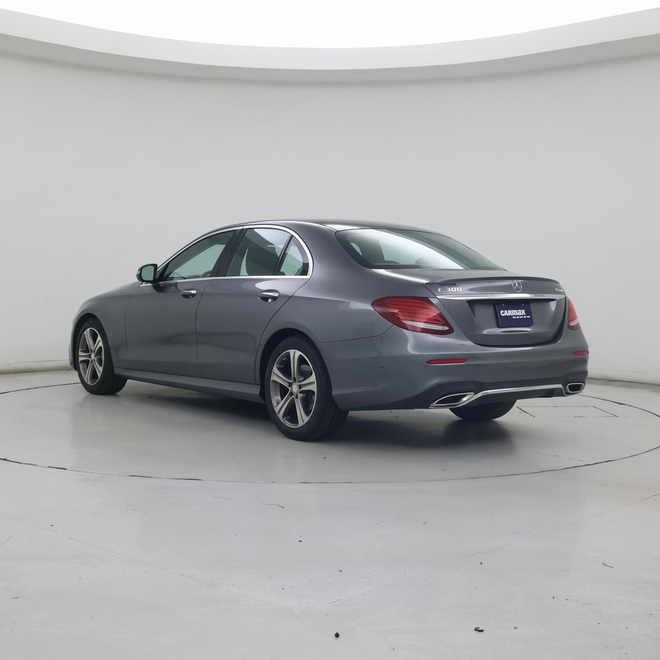 Thumbnail: 2017 Mercedes-Benz E-Class - 2