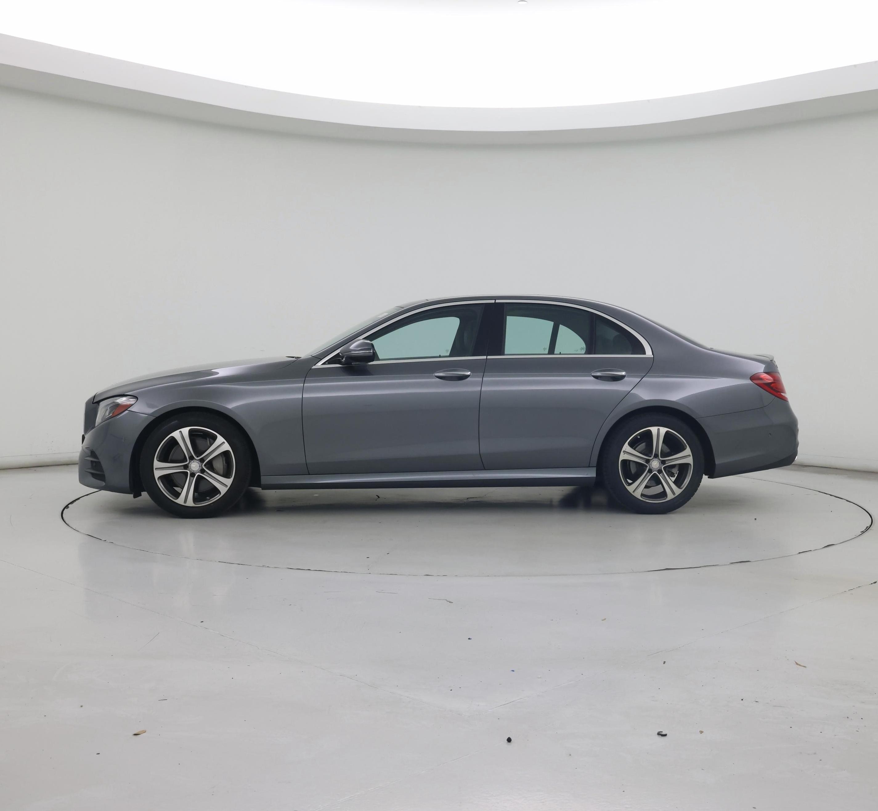 Thumbnail: 2017 Mercedes-Benz E-Class - 3