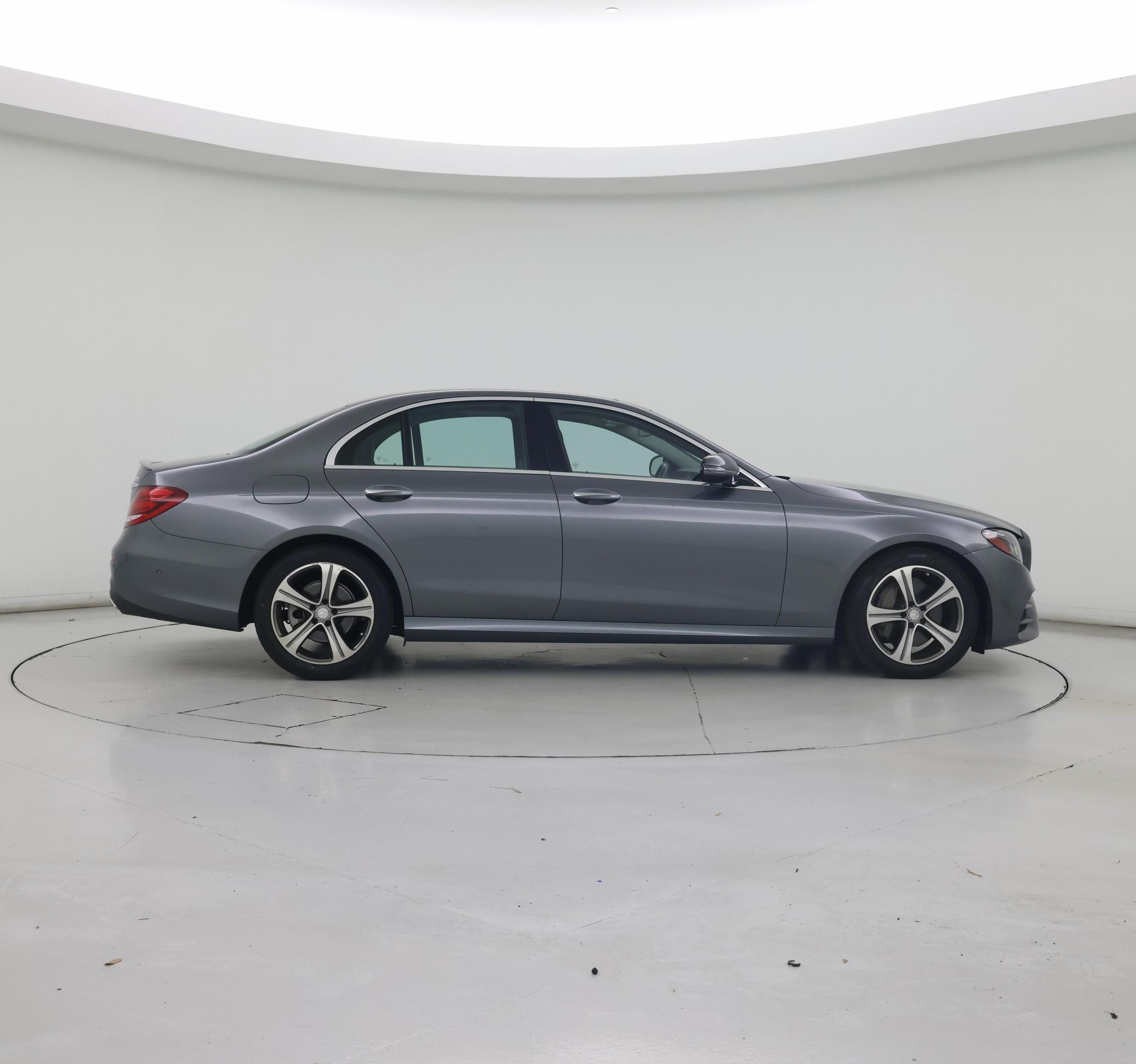 Thumbnail: 2017 Mercedes-Benz E-Class - 7