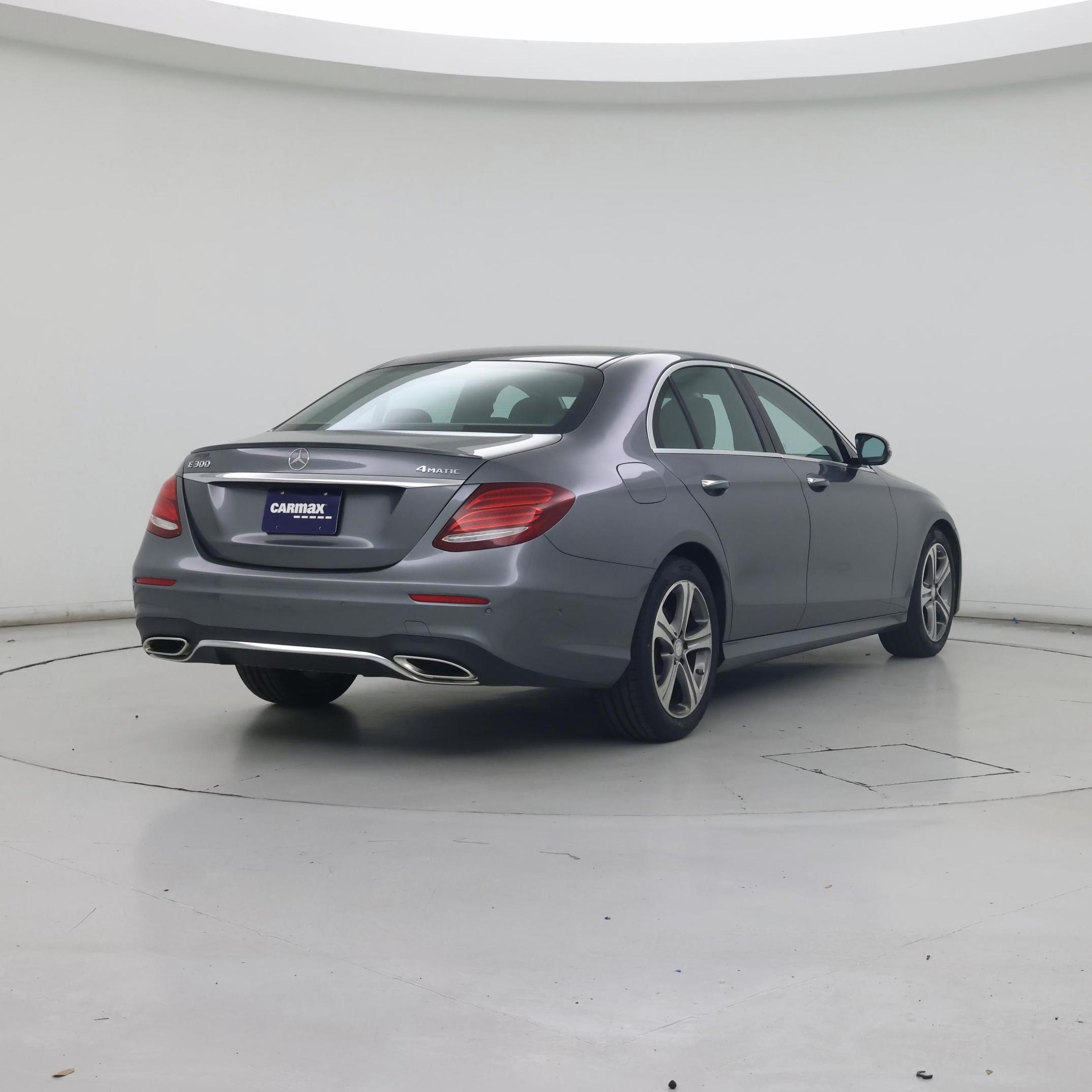 Thumbnail: 2017 Mercedes-Benz E-Class - 8