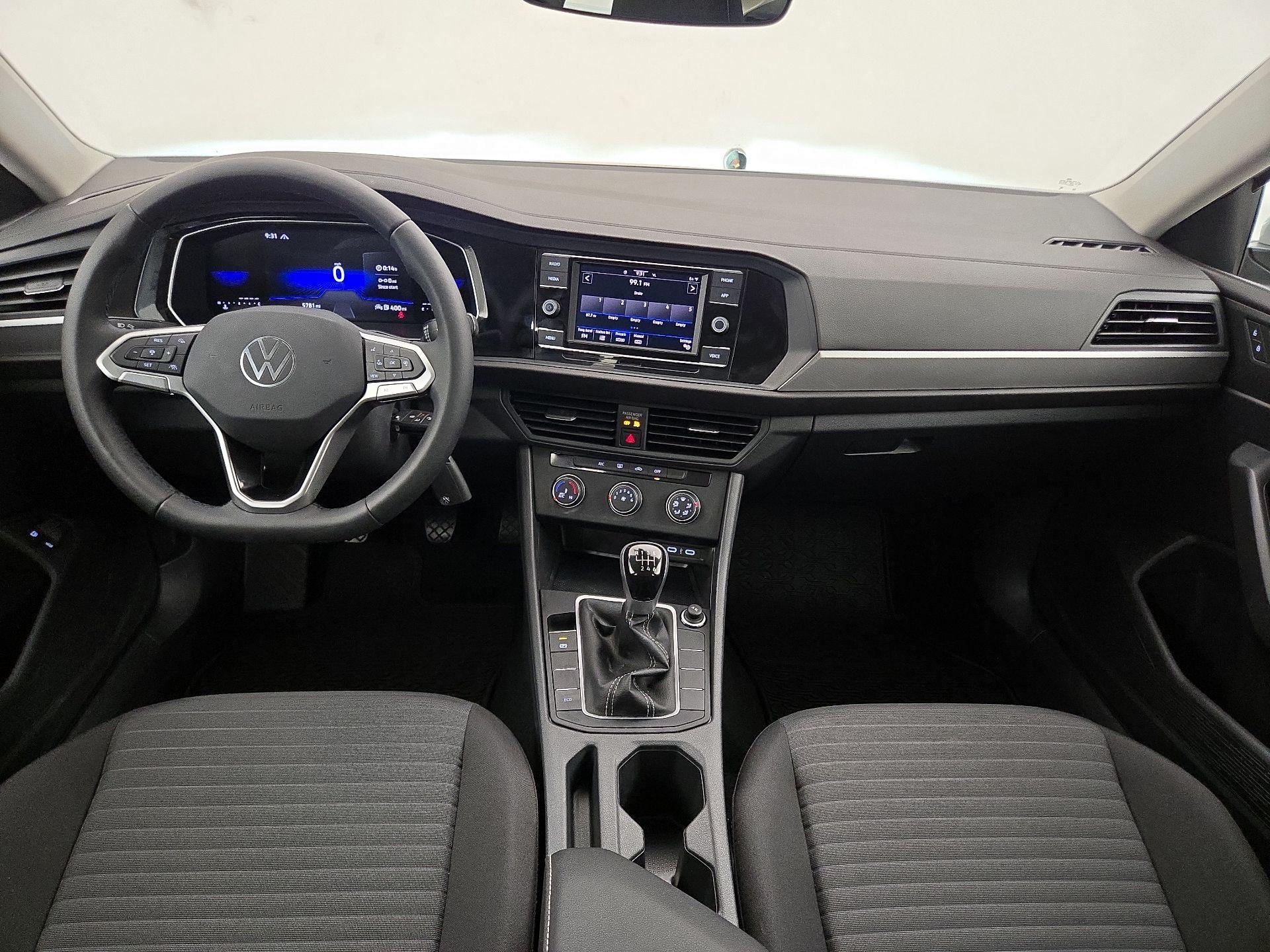 Thumbnail: 2024 Volkswagen Jetta - 9