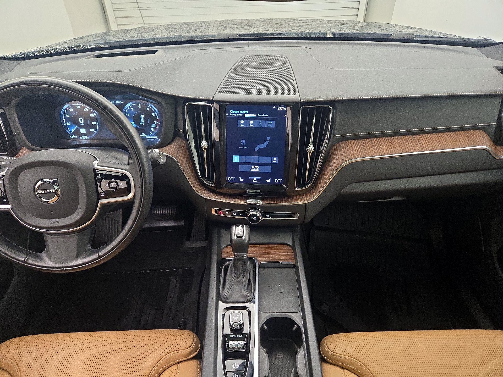 Thumbnail: 2021 Volvo XC60 - 9