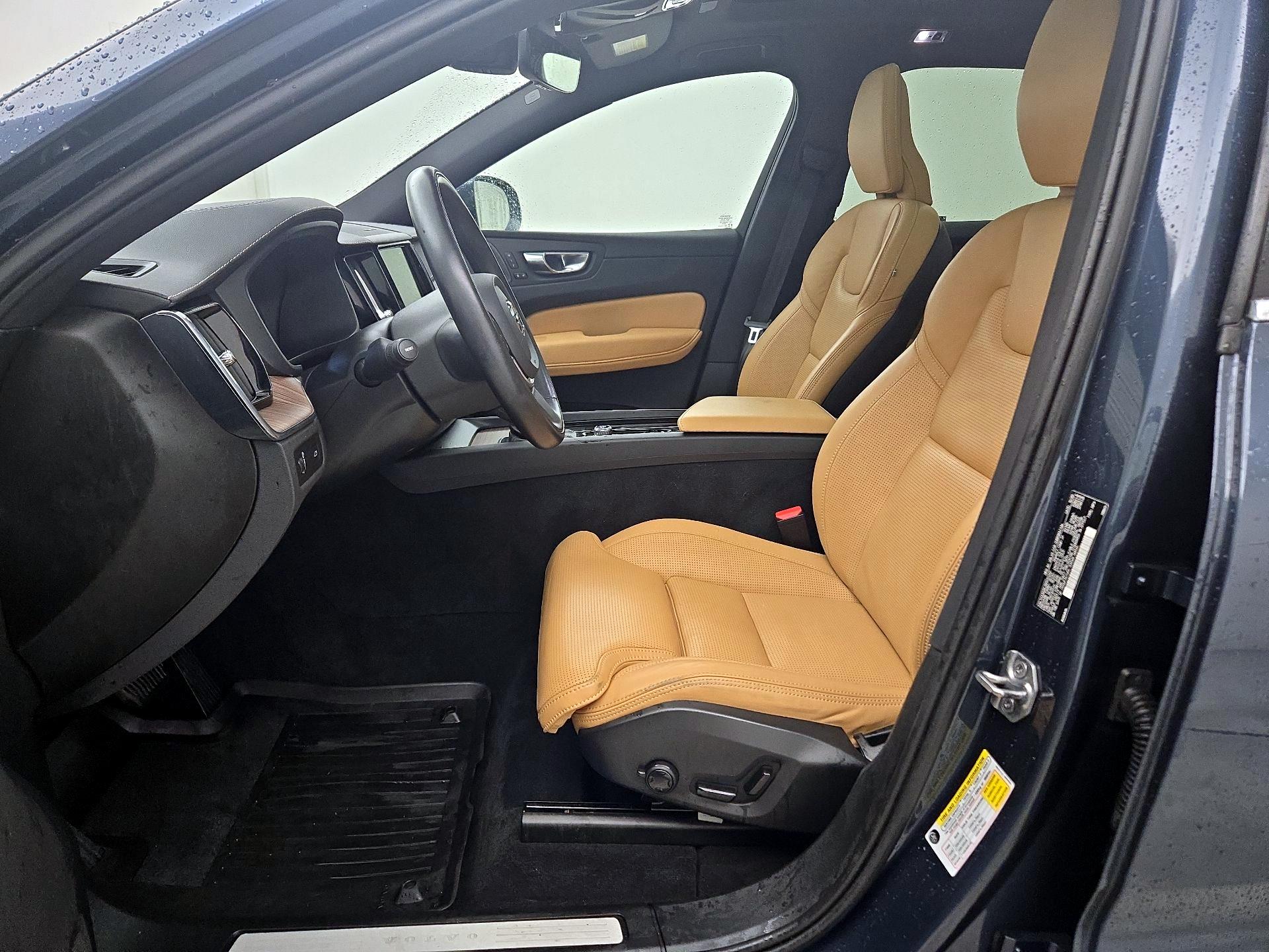 Thumbnail: 2021 Volvo XC60 - 11