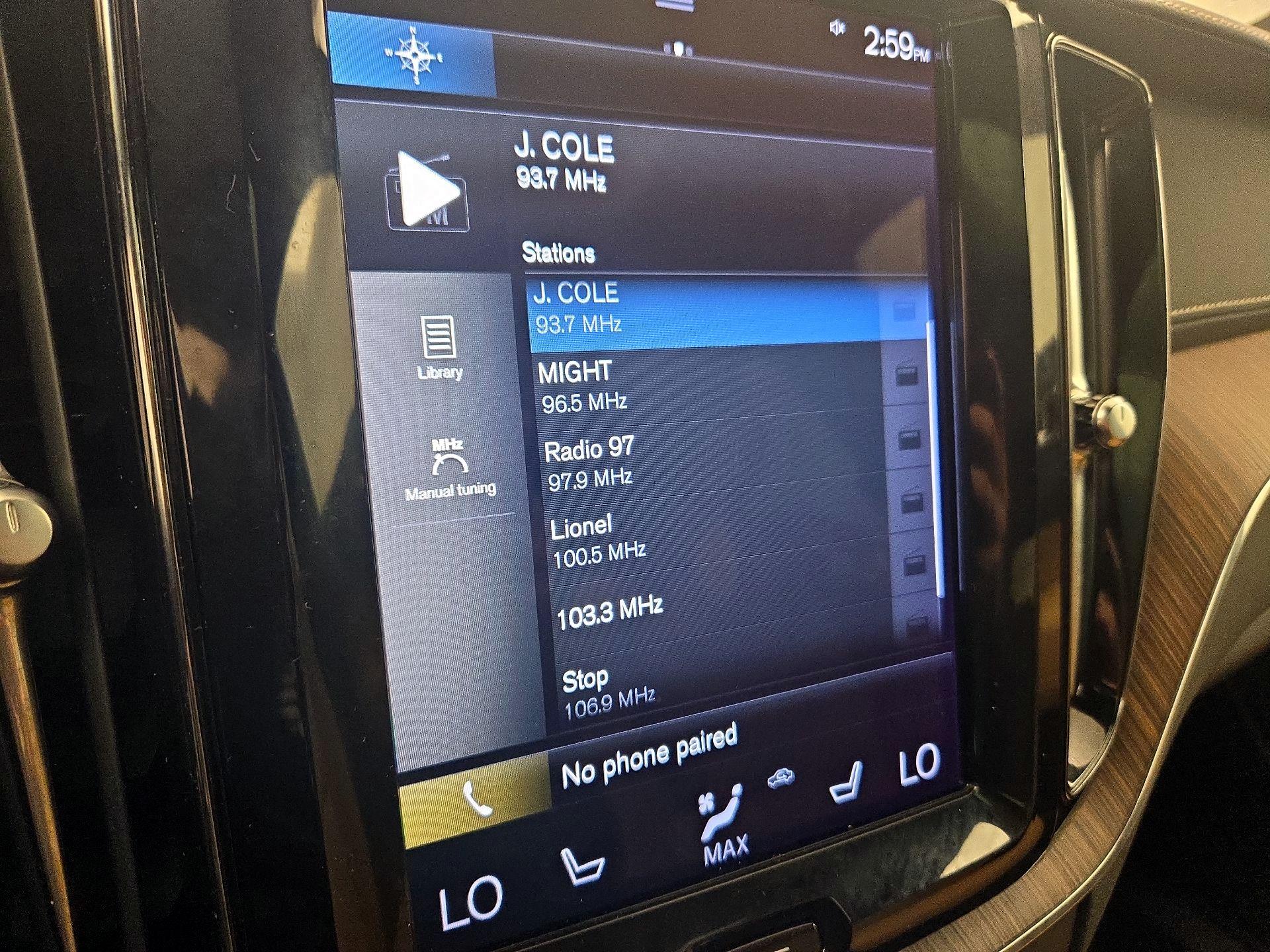 Thumbnail: 2021 Volvo XC60 - 14