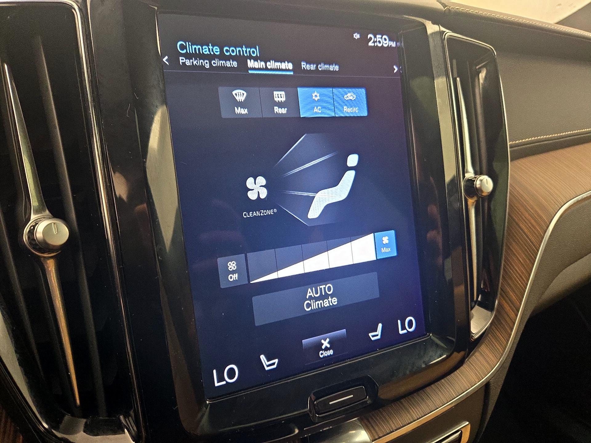 Thumbnail: 2021 Volvo XC60 - 15