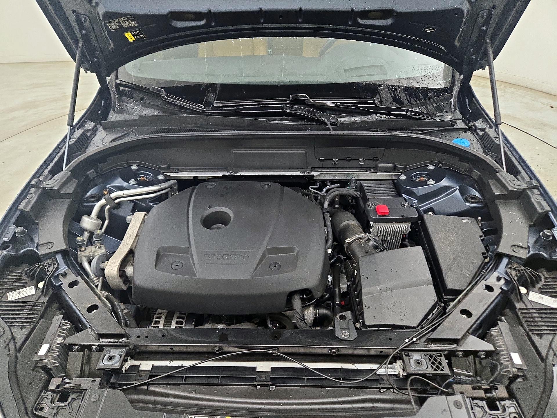 Thumbnail: 2021 Volvo XC60 - 18