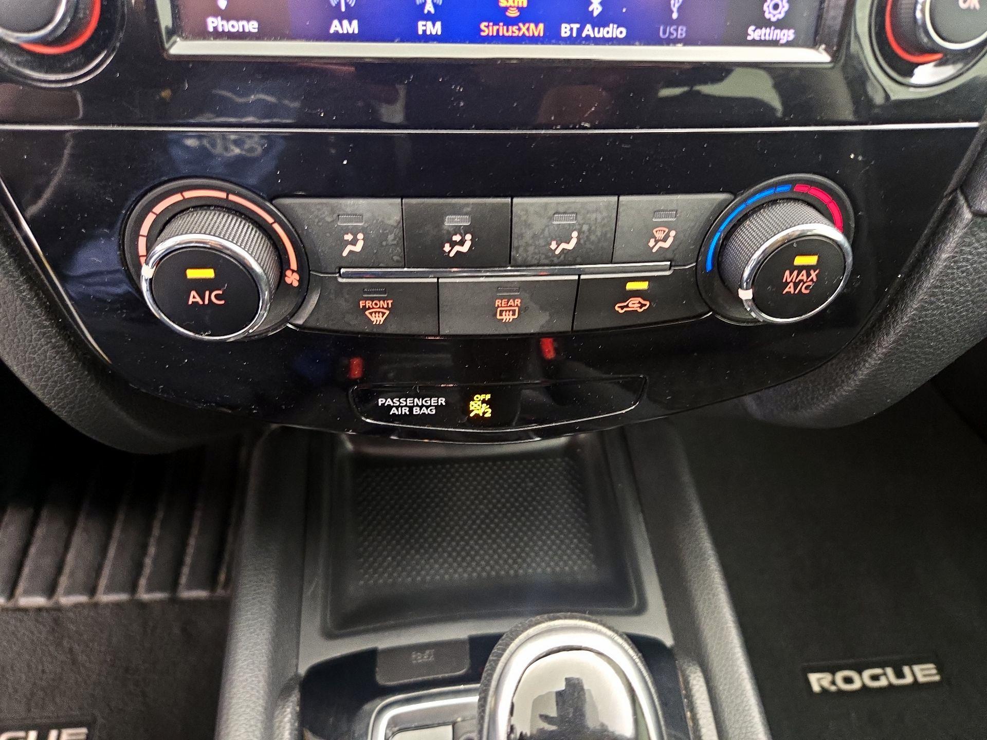 Thumbnail: 2019 Nissan Rogue - 14