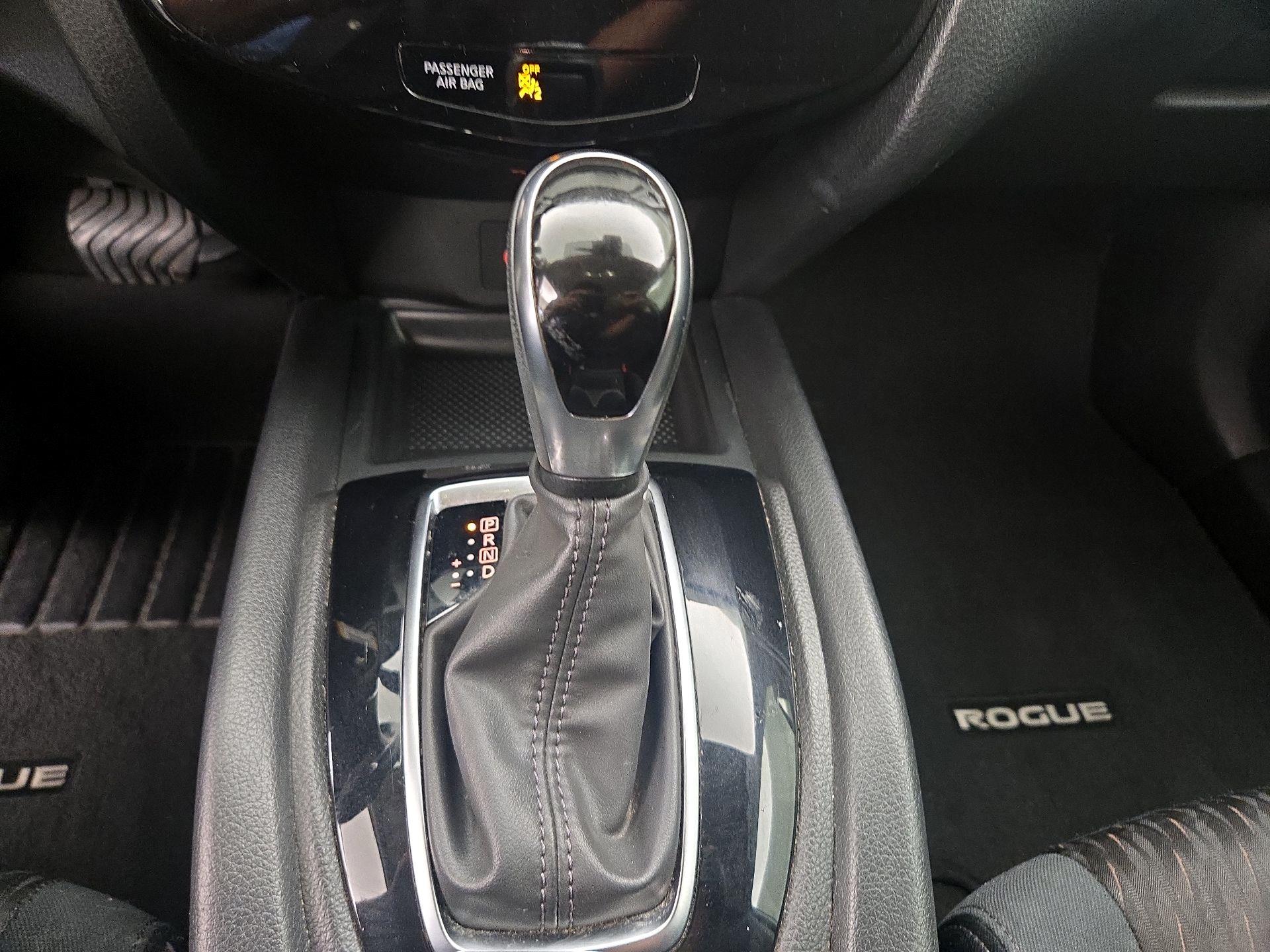 Thumbnail: 2019 Nissan Rogue - 15