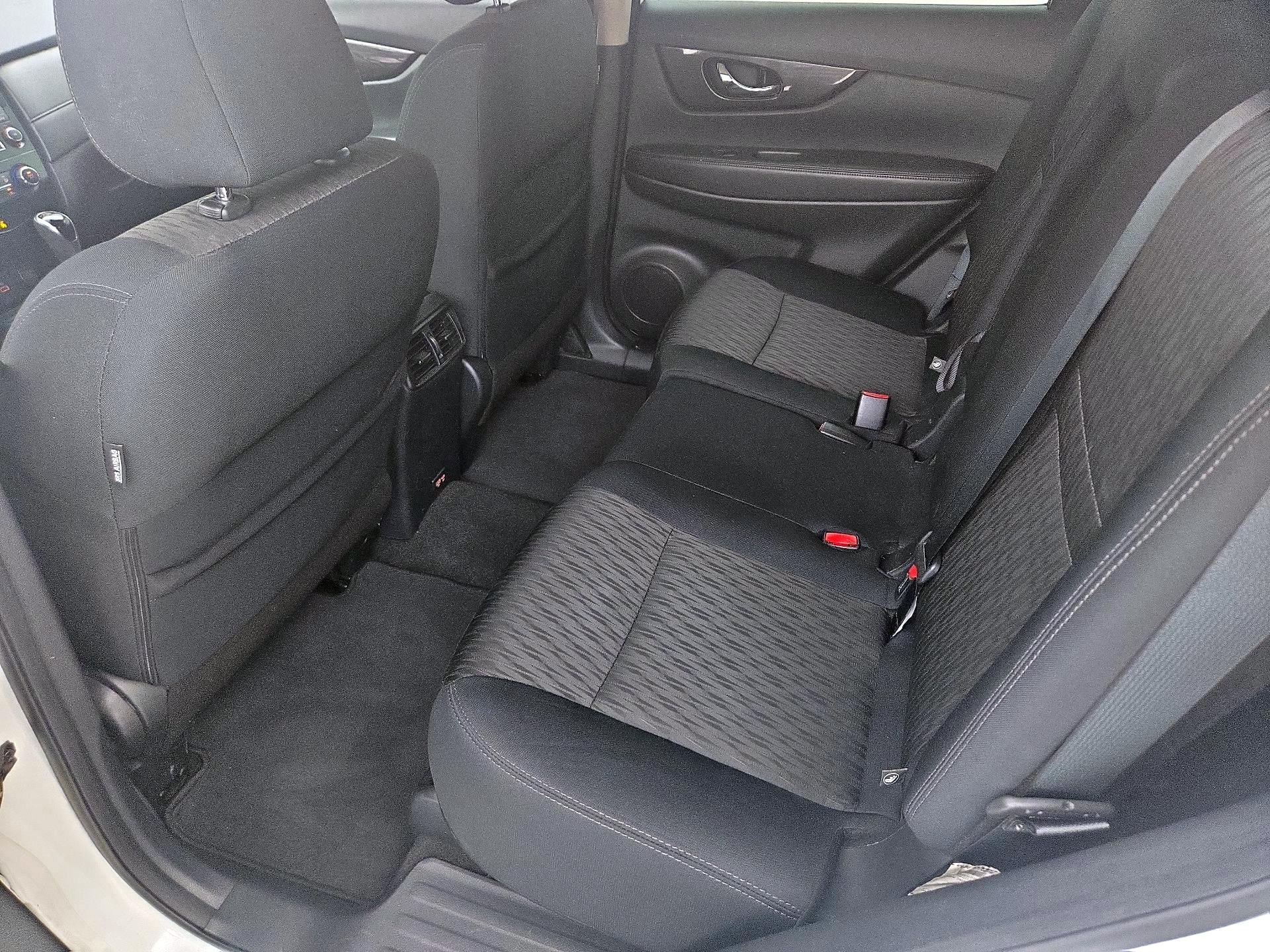 Thumbnail: 2019 Nissan Rogue - 17