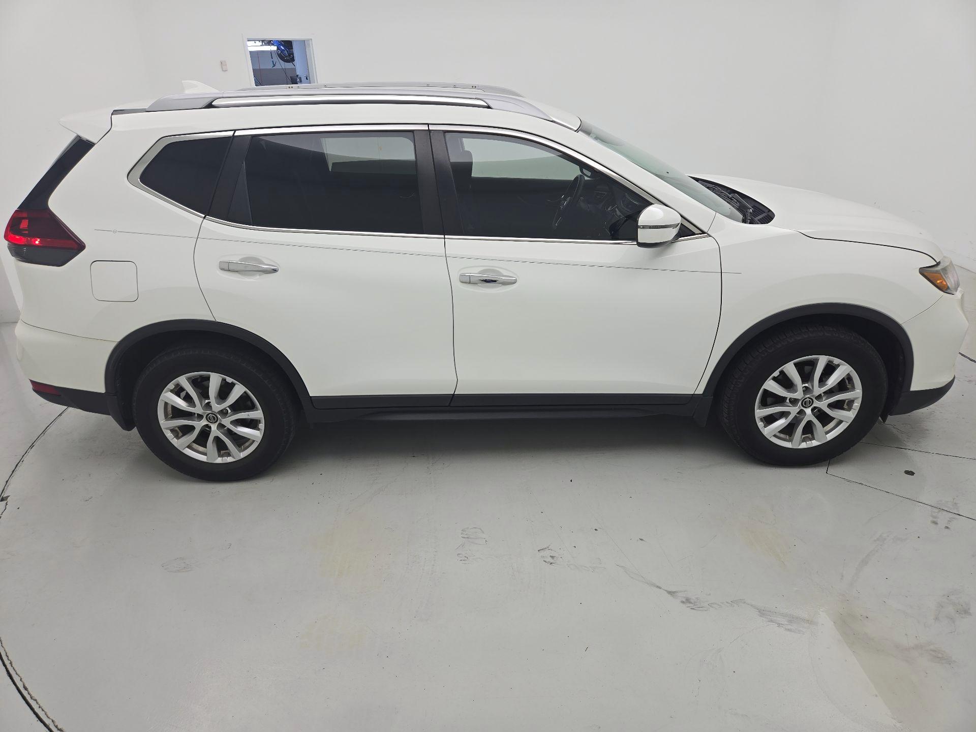 Thumbnail: 2019 Nissan Rogue - 4