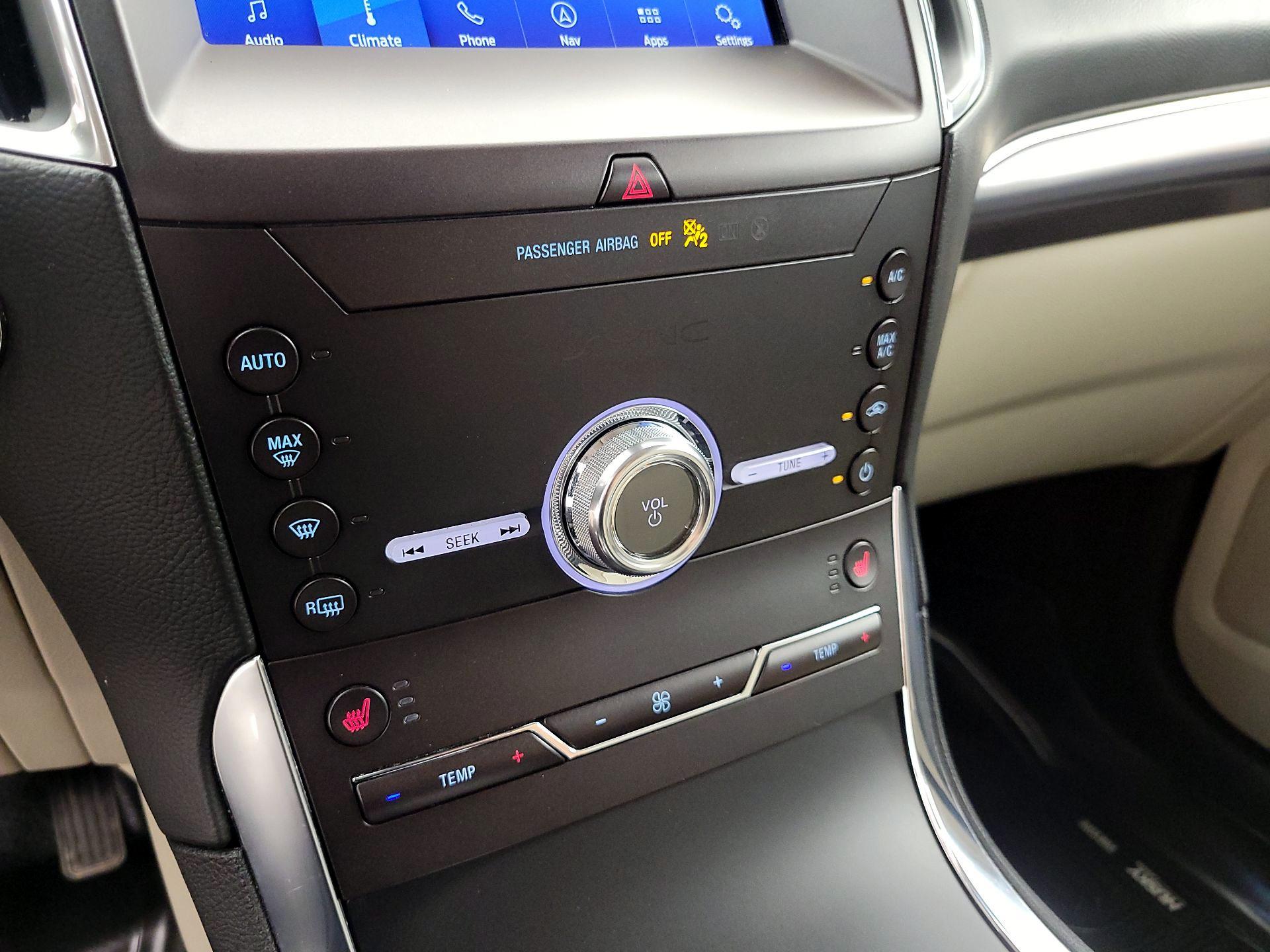 Thumbnail: 2020 Ford Edge - 17