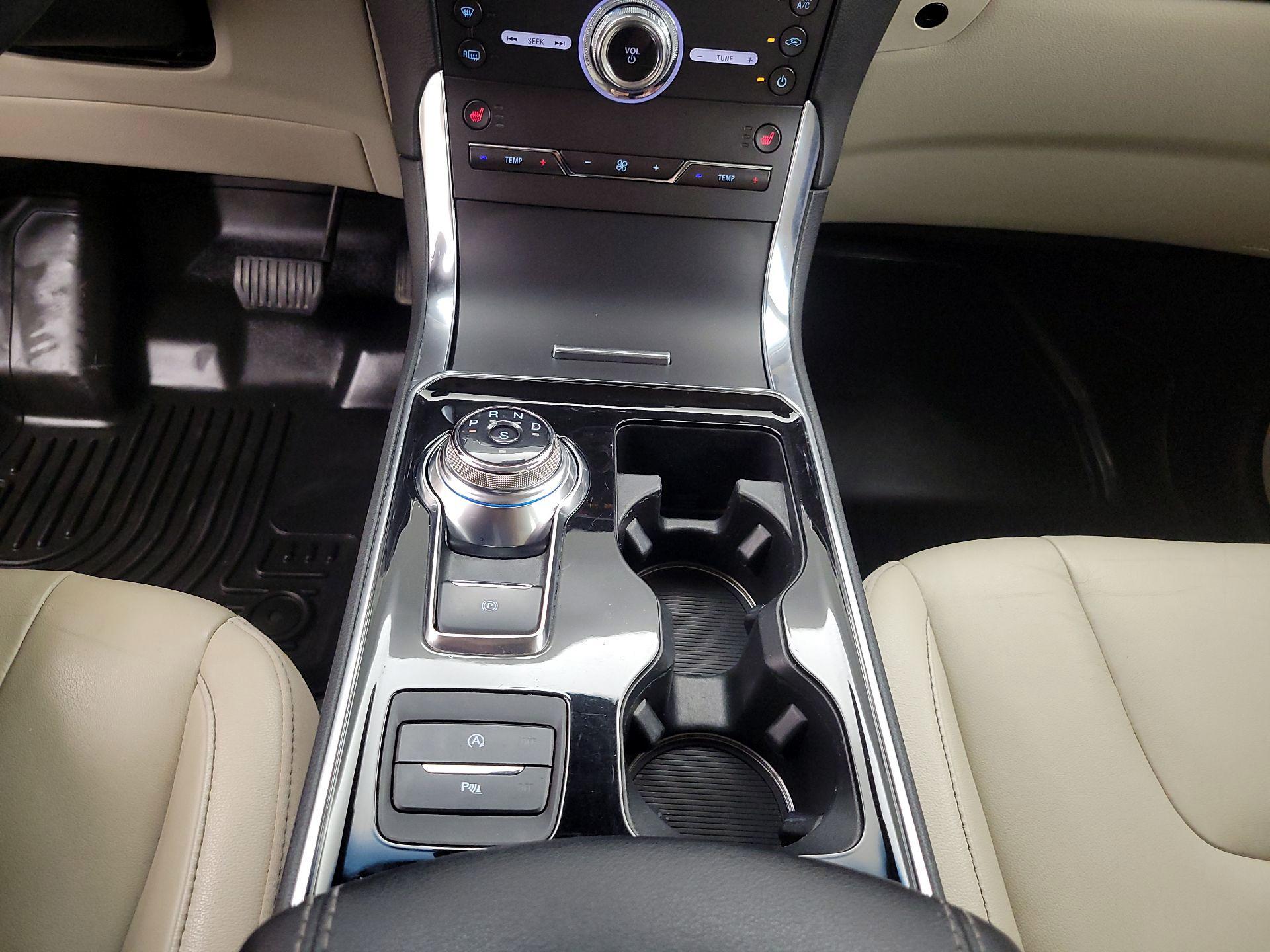 Thumbnail: 2020 Ford Edge - 18