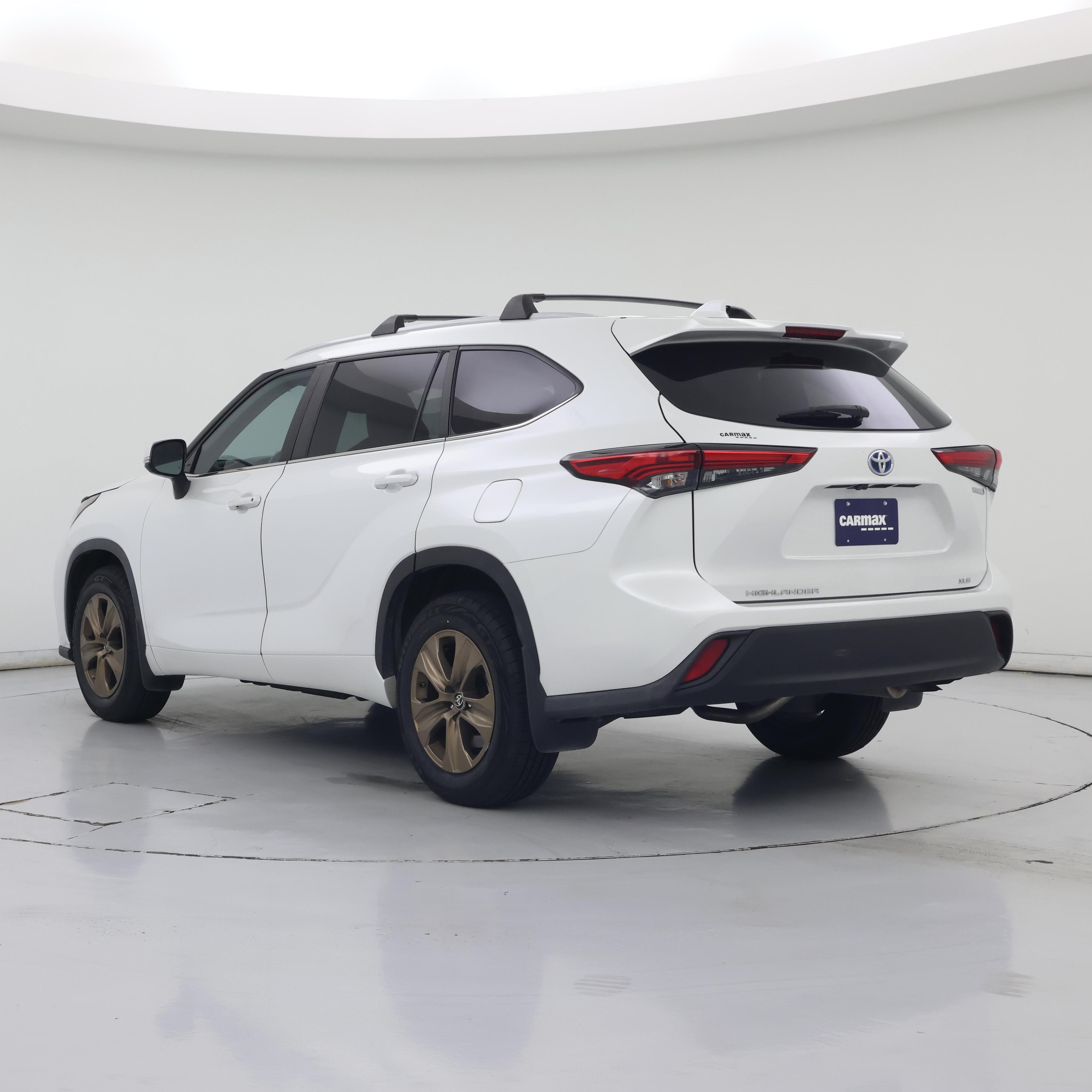 Thumbnail: 2023 Toyota Highlander - 2