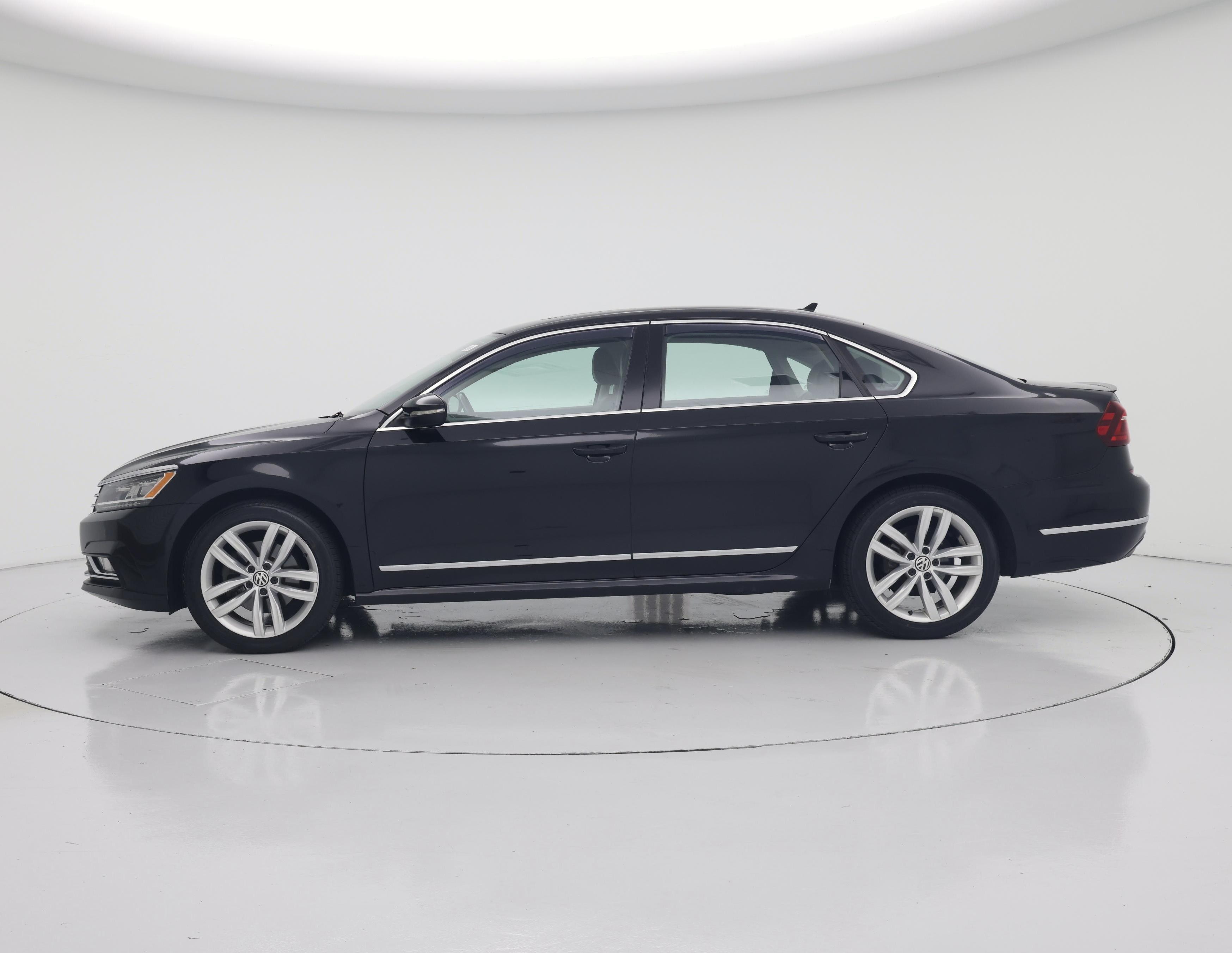 Thumbnail: 2018 Volkswagen Passat - 3