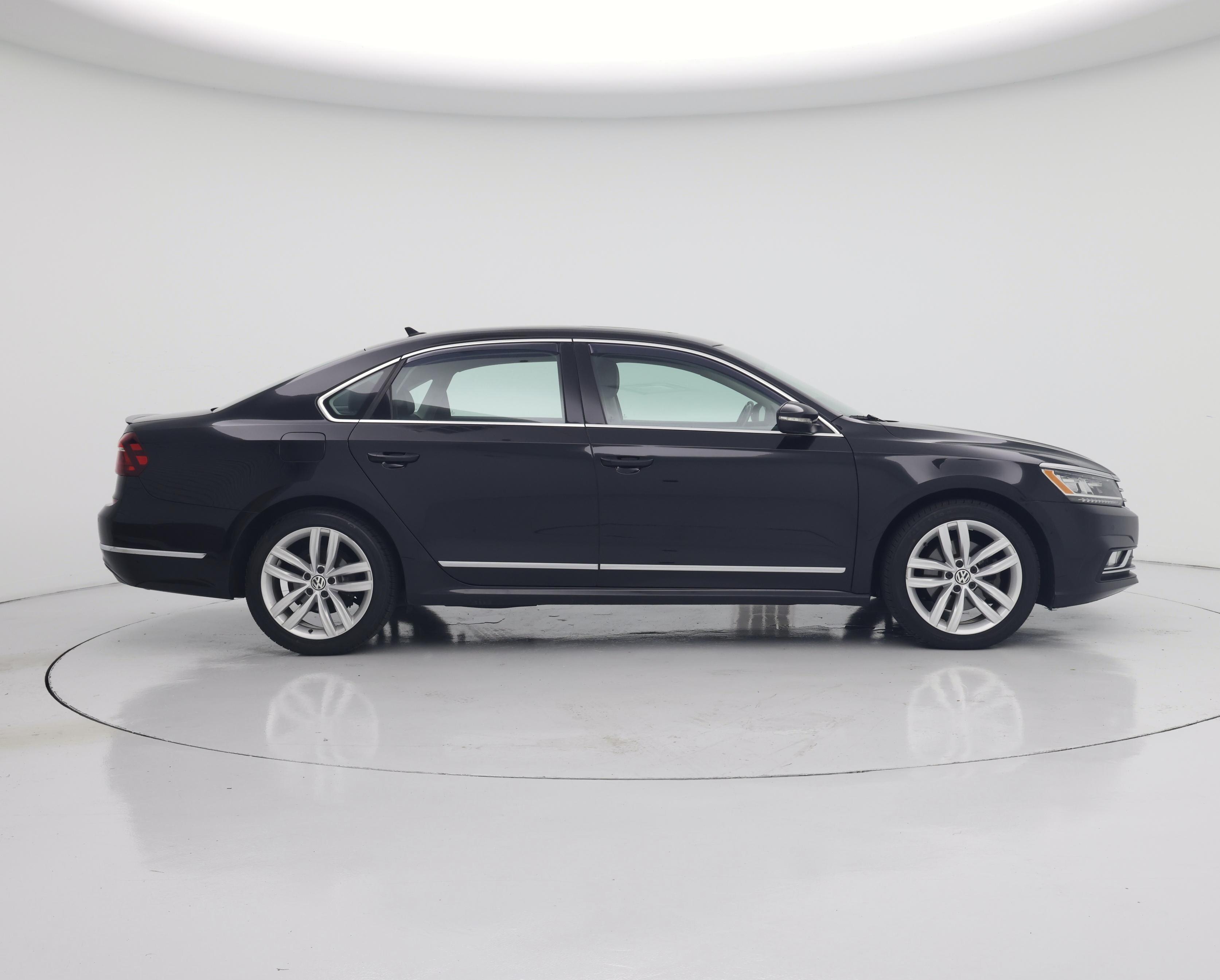 Thumbnail: 2018 Volkswagen Passat - 7