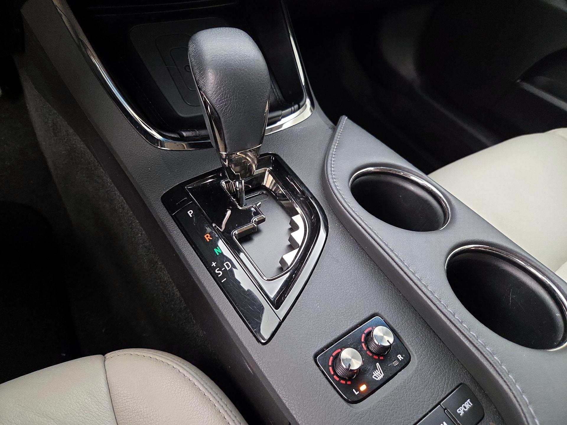Thumbnail: 2016 Toyota Avalon - 18