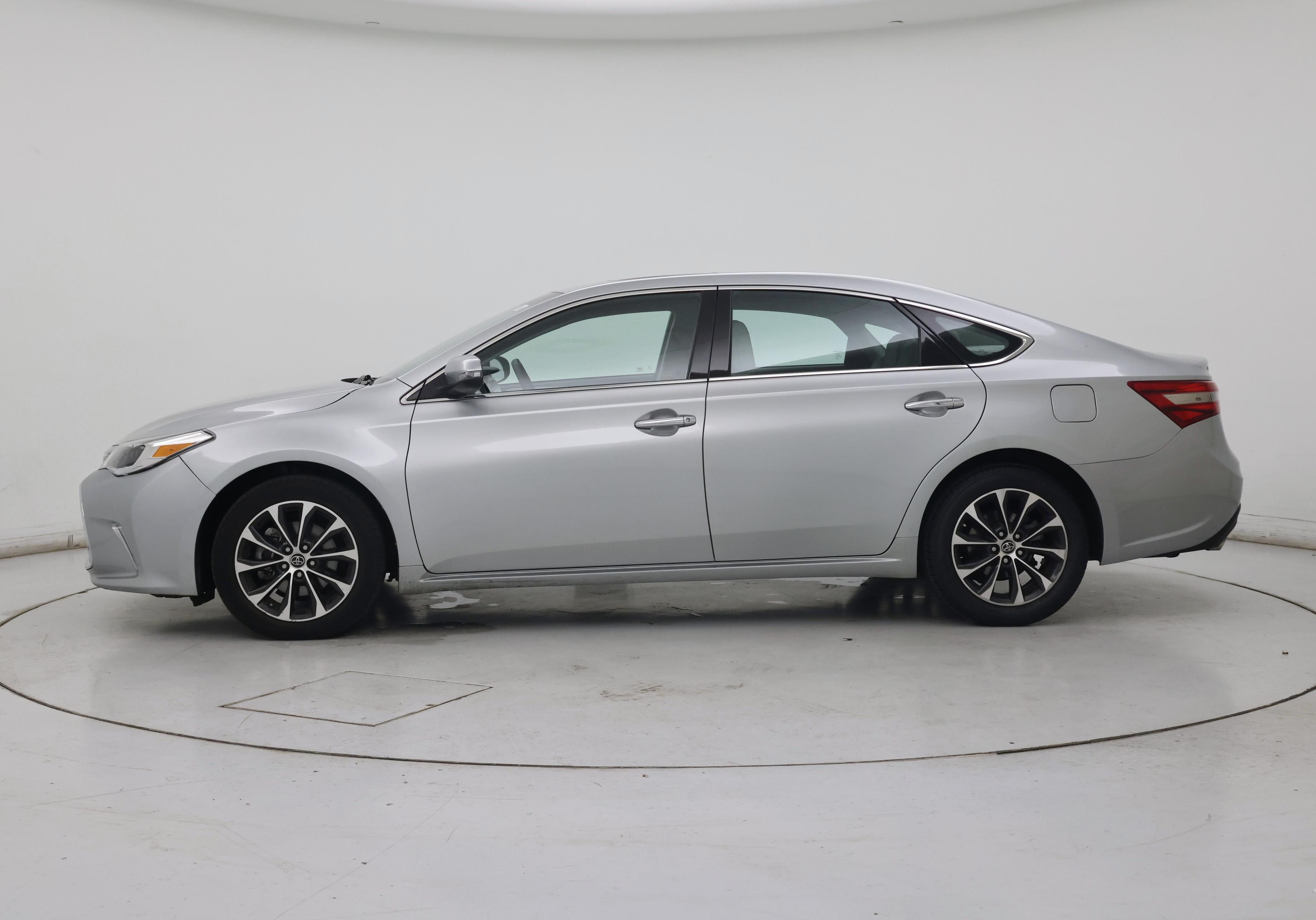 Thumbnail: 2016 Toyota Avalon - 3