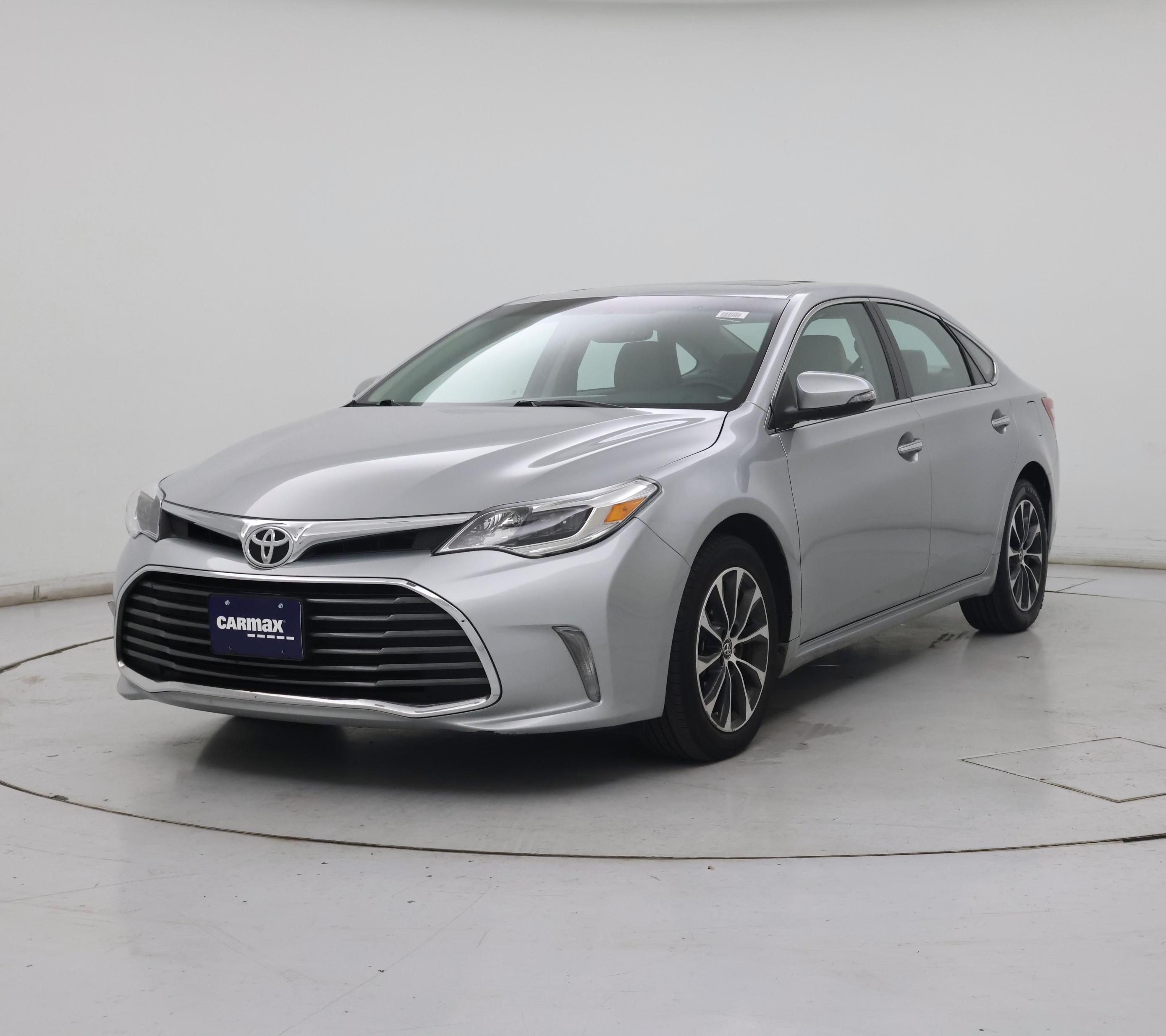 Thumbnail: 2016 Toyota Avalon - 4