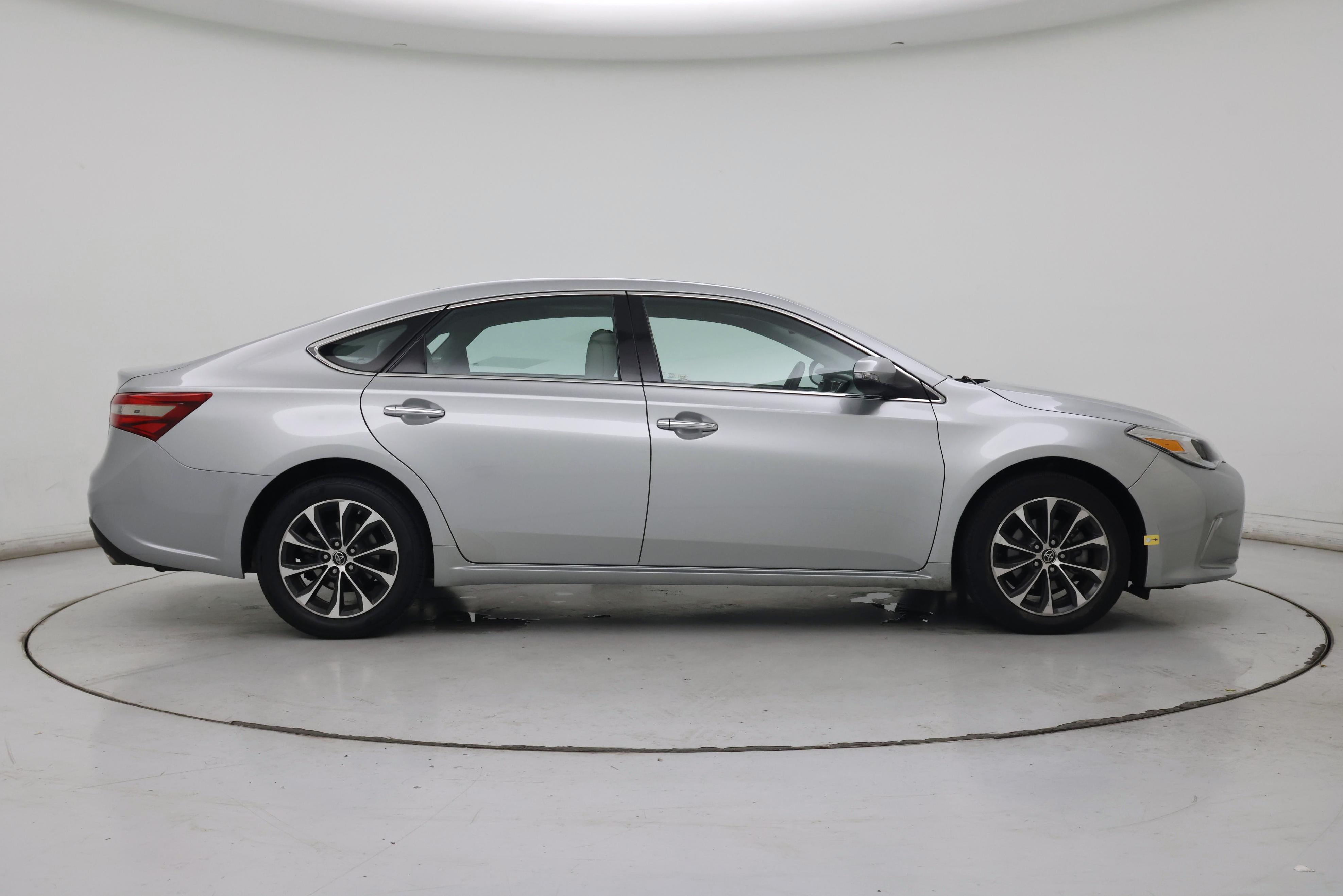 Thumbnail: 2016 Toyota Avalon - 7