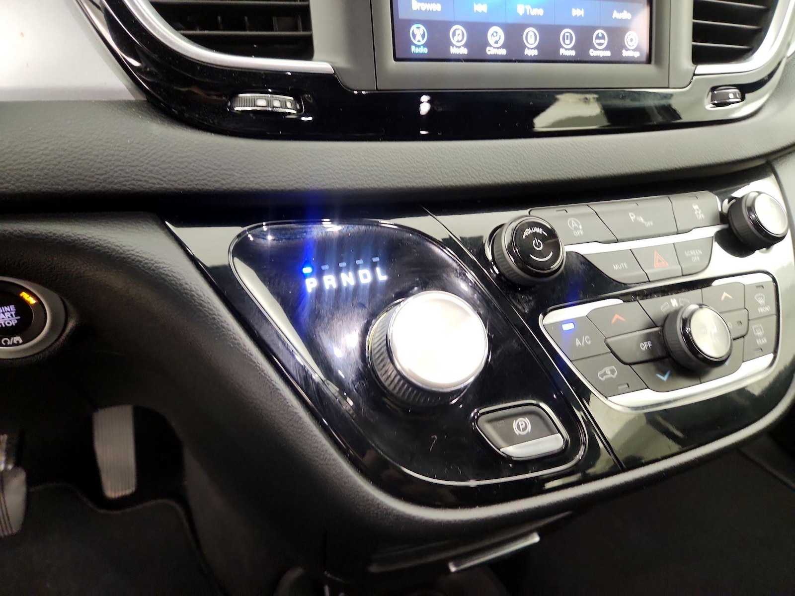 2020 Chrysler Pacifica Touring - Photo 18