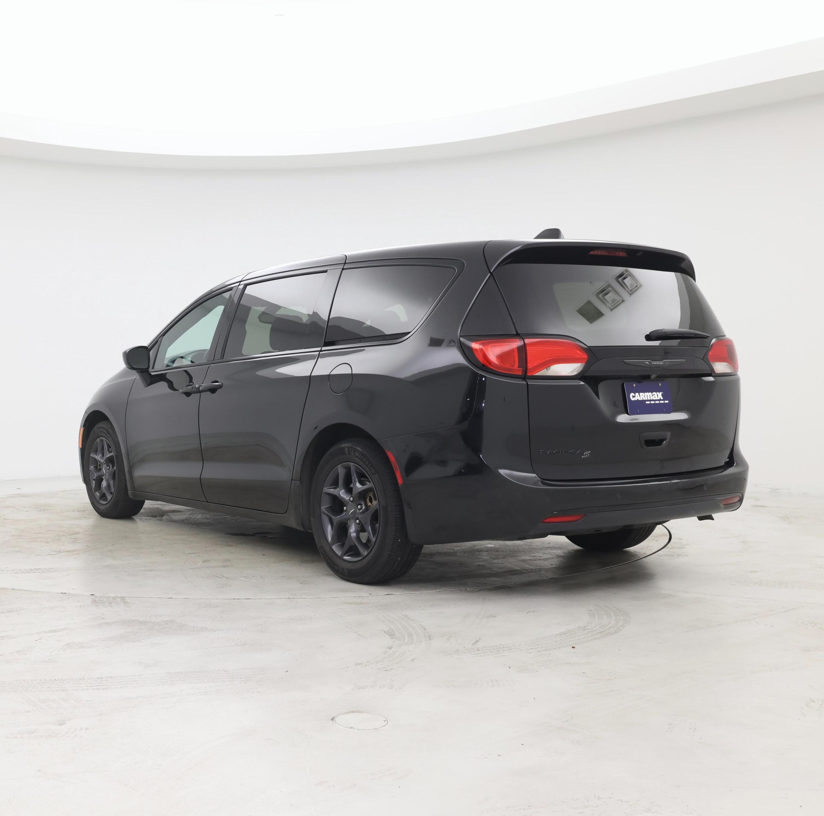 Thumbnail: 2020 Chrysler Pacifica - 2