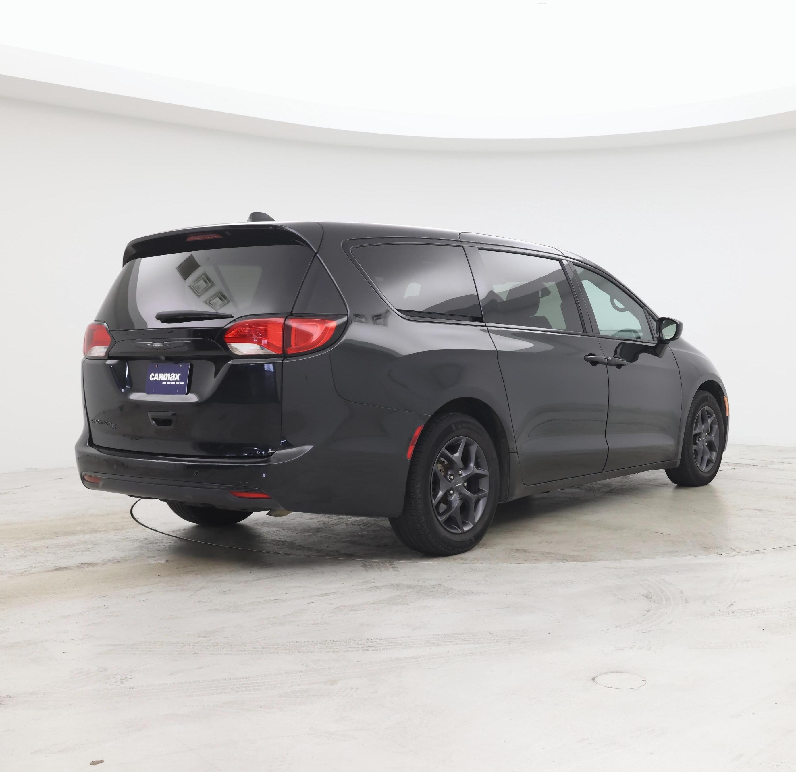 Thumbnail: 2020 Chrysler Pacifica - 8