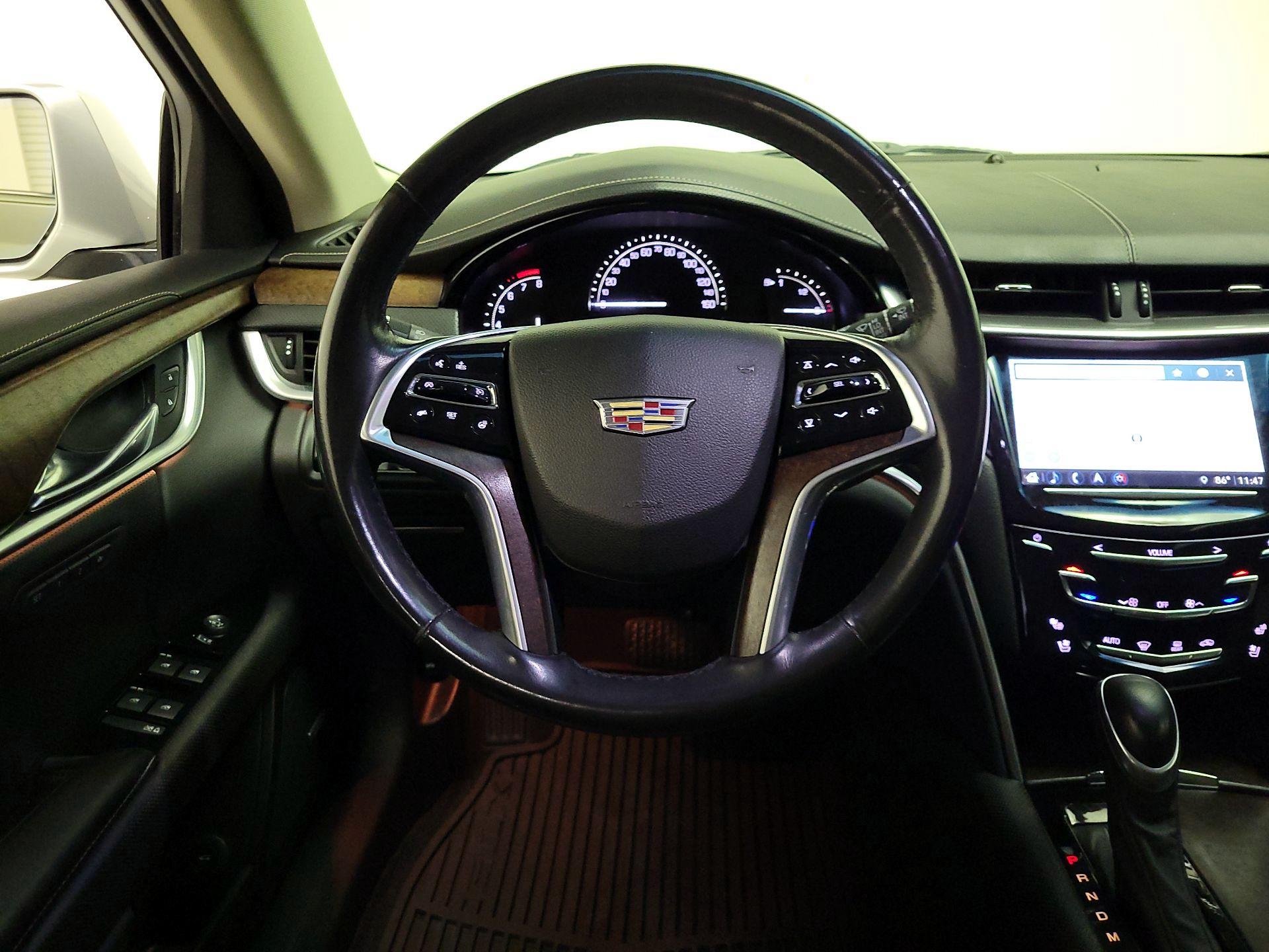 Thumbnail: 2018 Cadillac XTS - 10