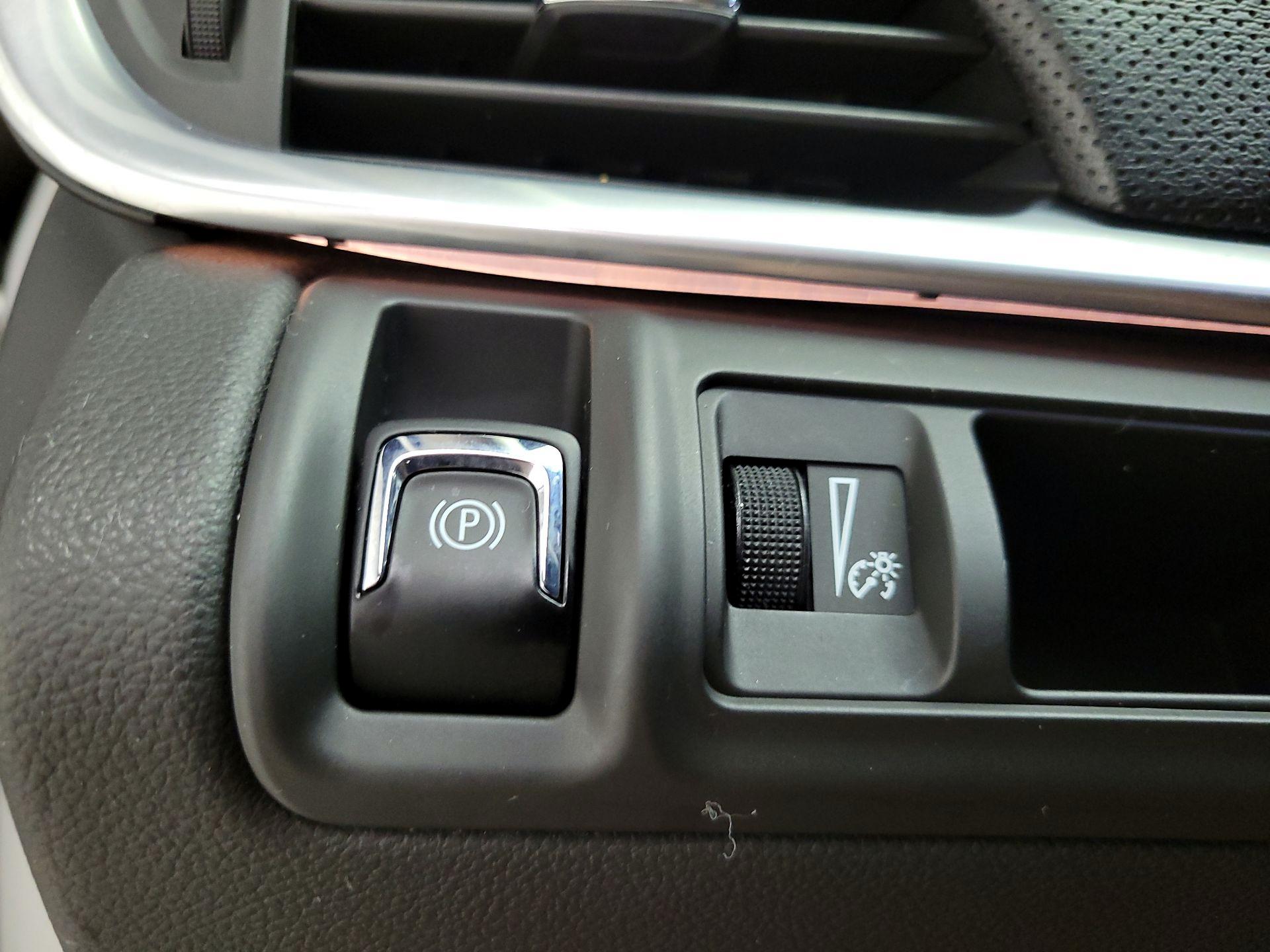 Thumbnail: 2018 Cadillac XTS - 13