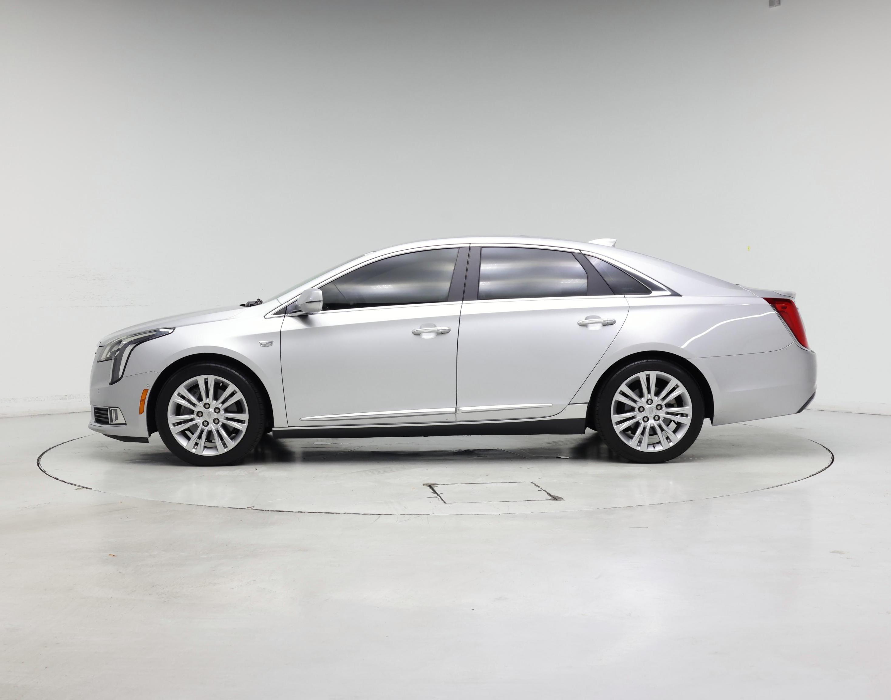 Thumbnail: 2018 Cadillac XTS - 3