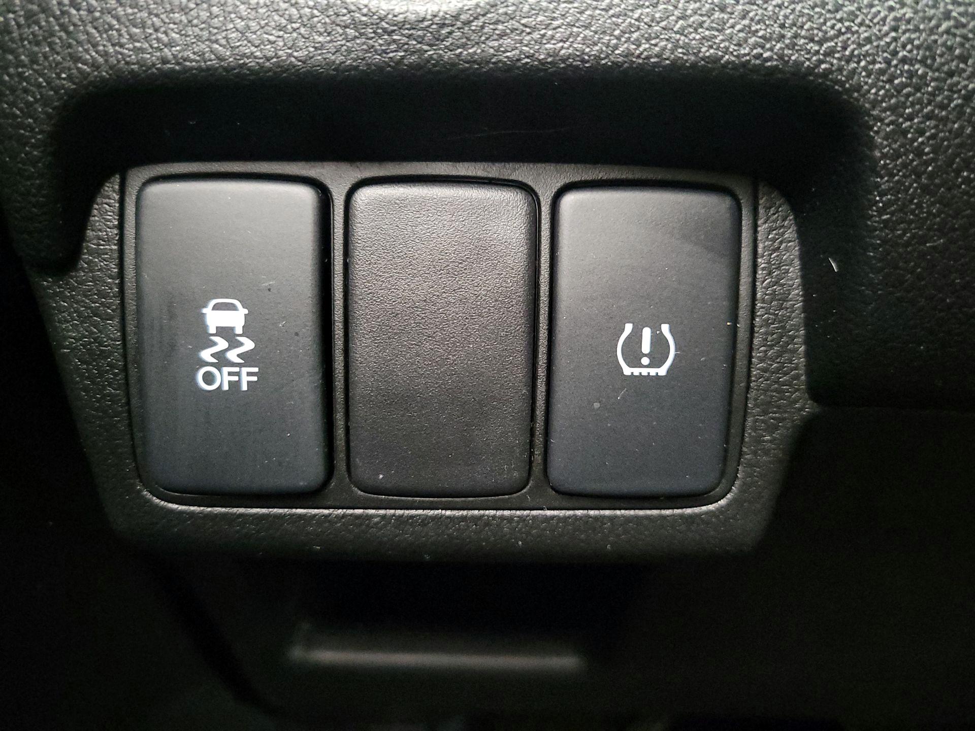 Thumbnail: 2015 Honda CR-V - 13