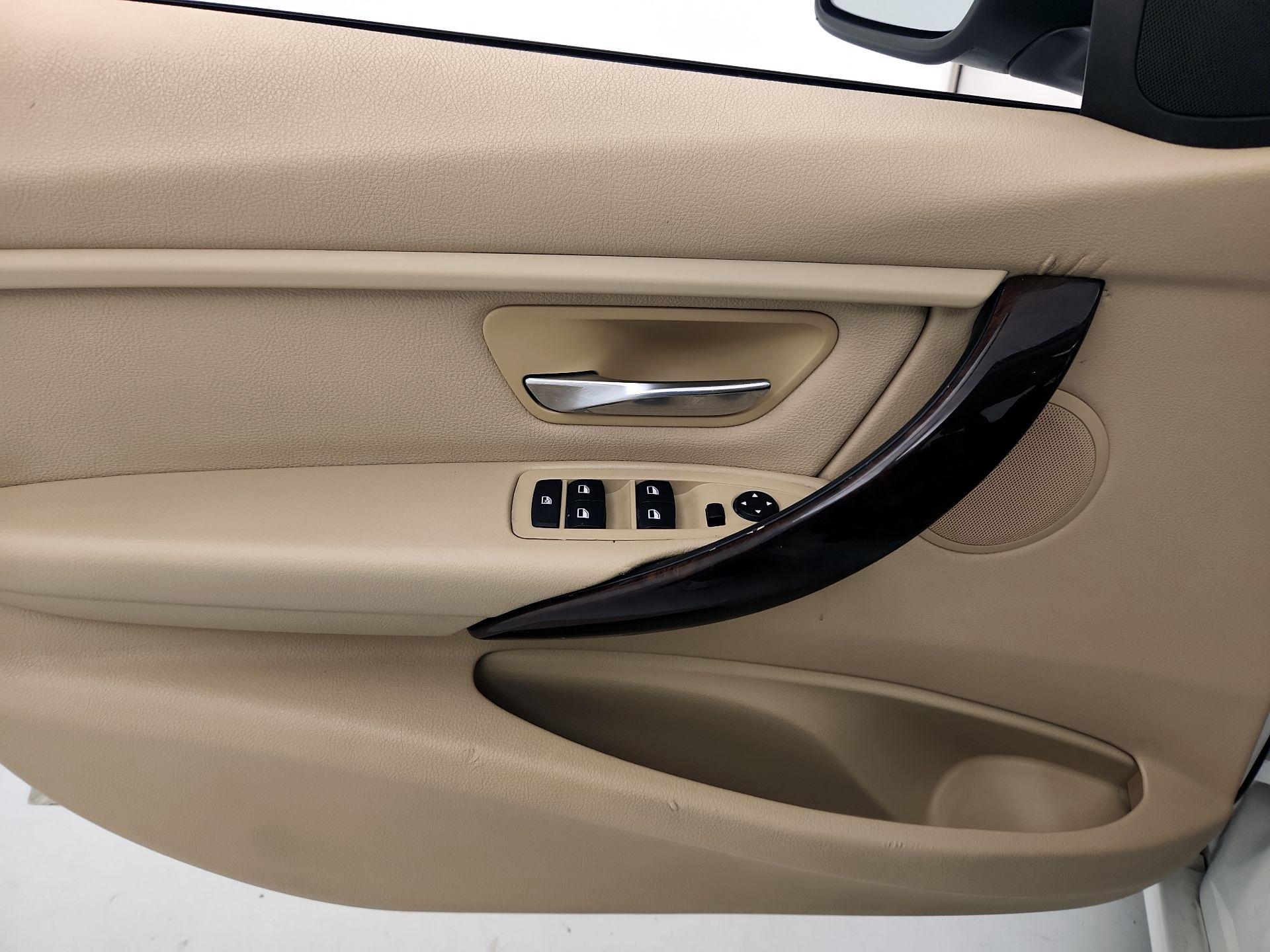 Thumbnail: 2014 BMW 3 Series - 12