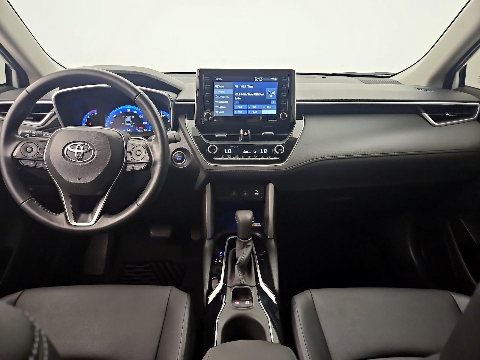 2022 Toyota Corolla Cross XLE - Photo 10