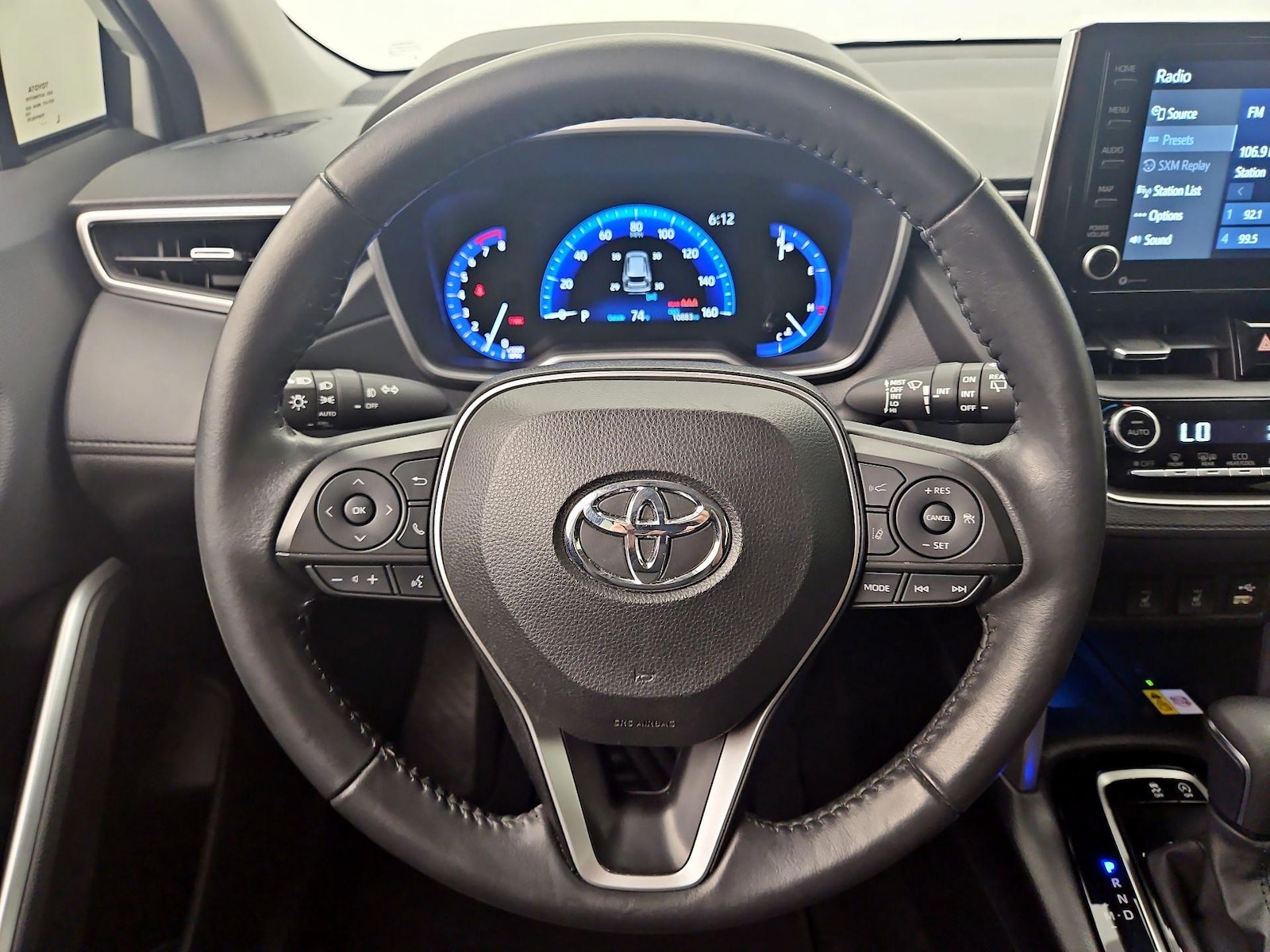 2022 Toyota Corolla Cross XLE - Photo 11