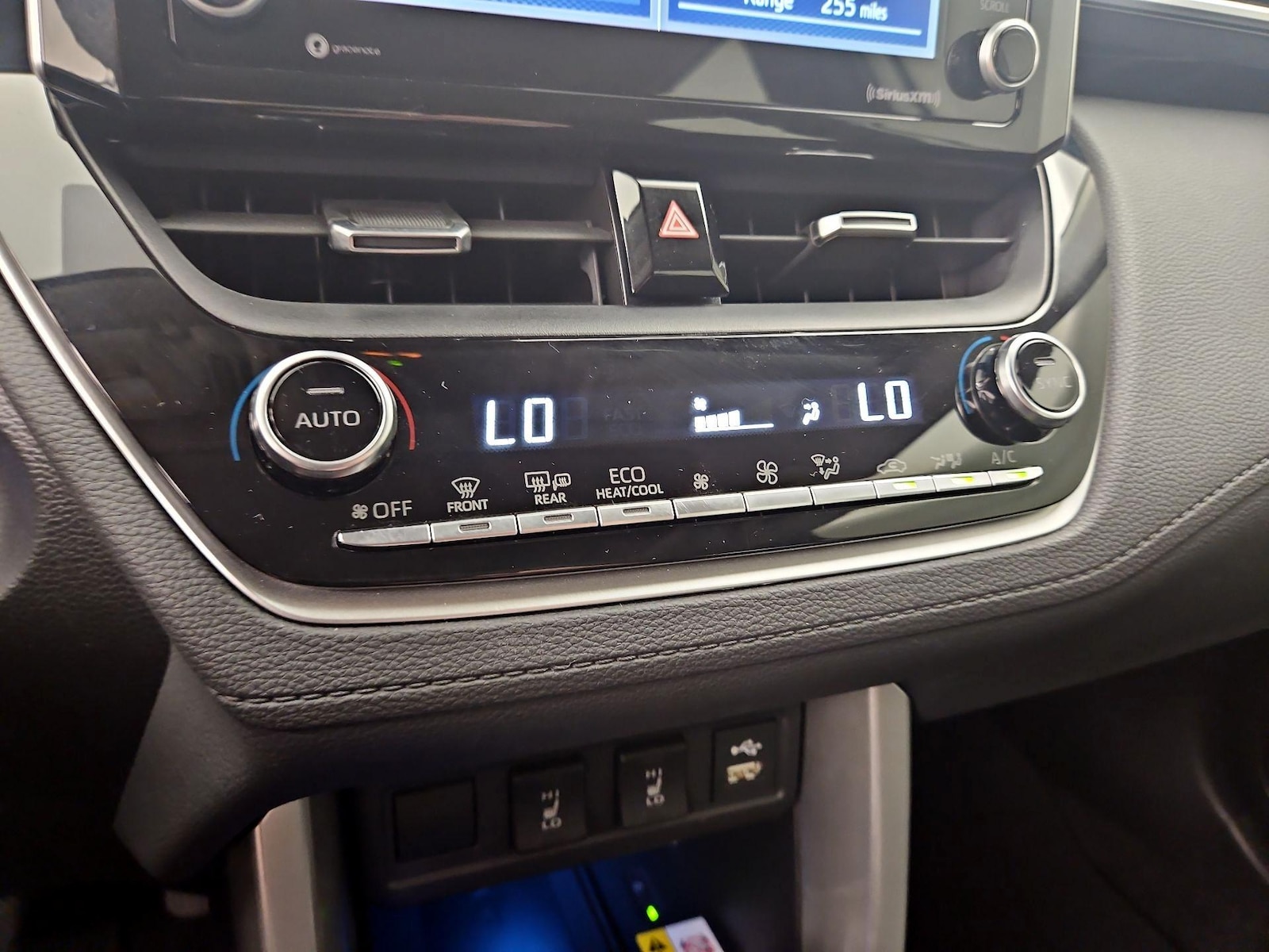 2022 Toyota Corolla Cross XLE - Photo 17