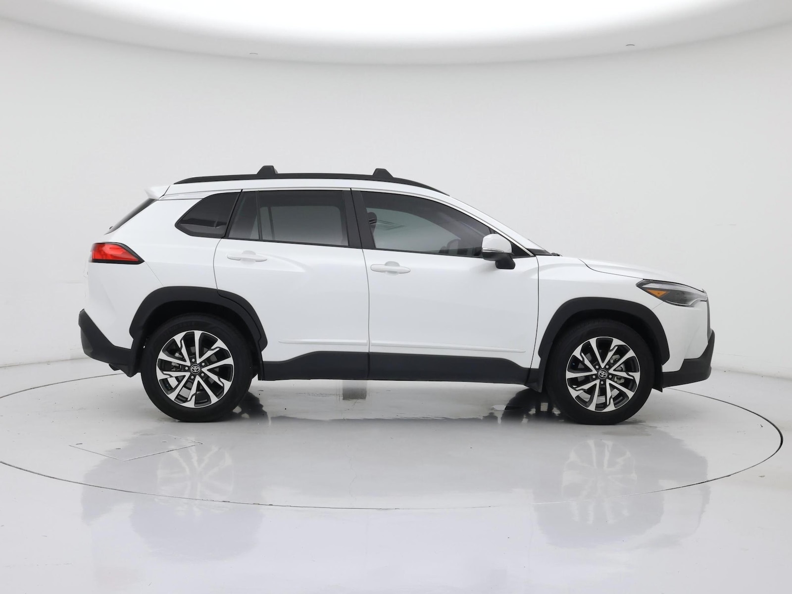 2022 Toyota Corolla Cross XLE - Photo 8