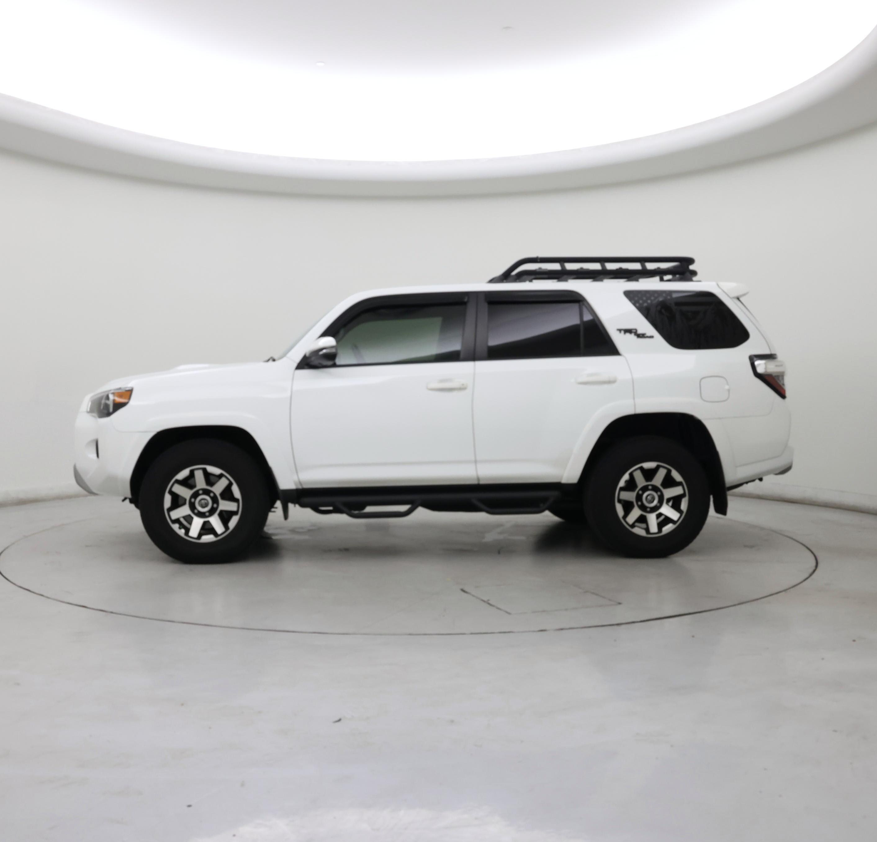Thumbnail: 2021 Toyota 4Runner - 3