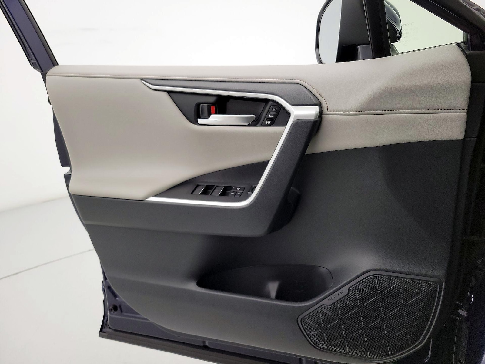 2024 Toyota RAV4 Limited - Photo 13