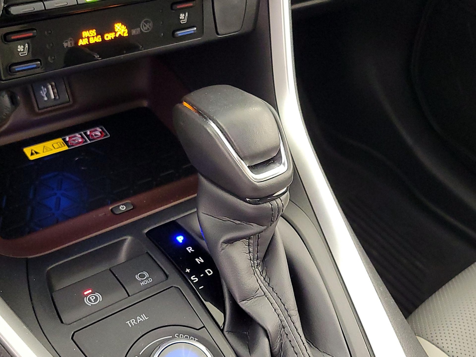 2024 Toyota RAV4 Limited - Photo 18